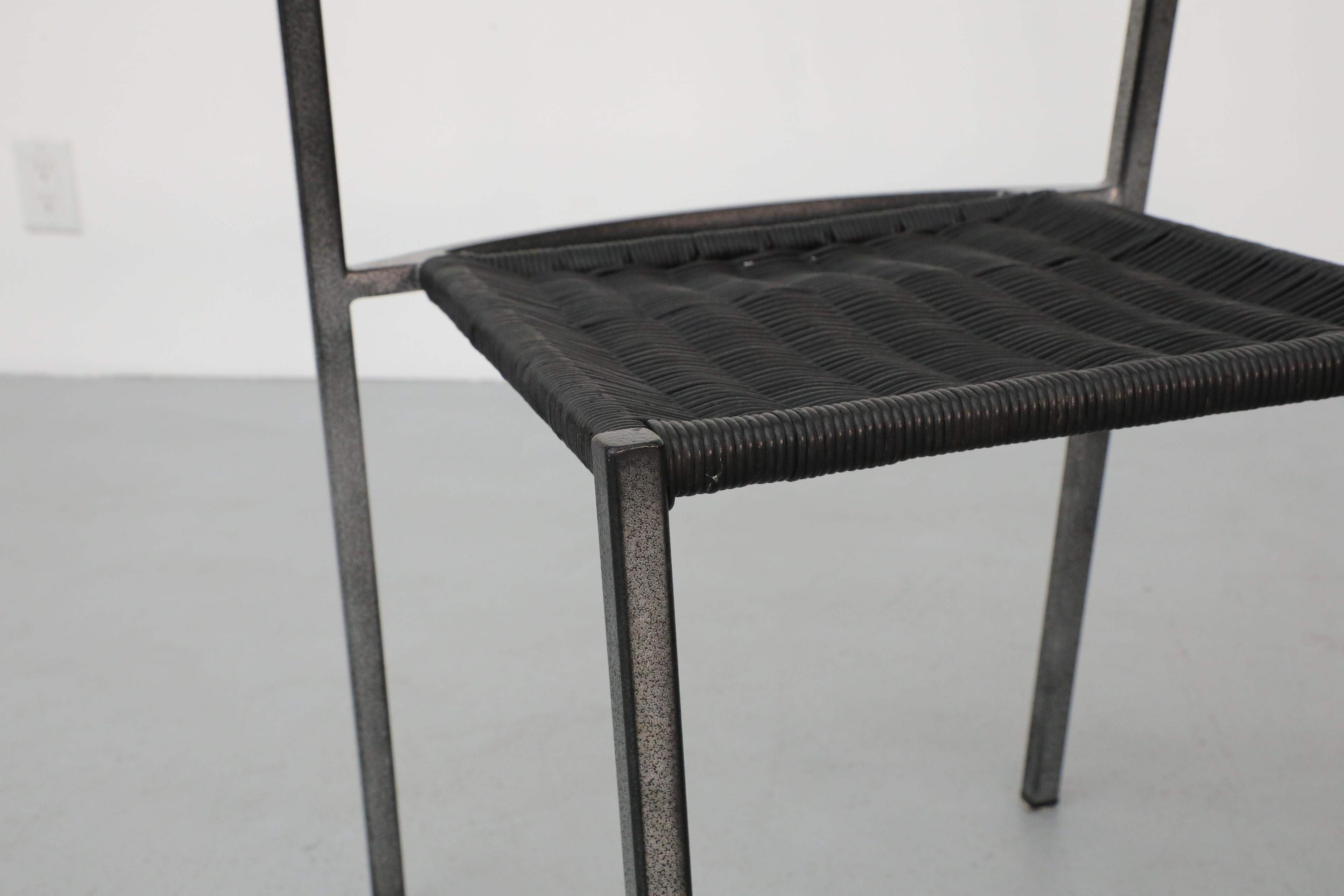 Satz von vier 1960er Rohe Noordwolde Esszimmerstühlen aus schwarzem Rattan und Metall im Angebot 6