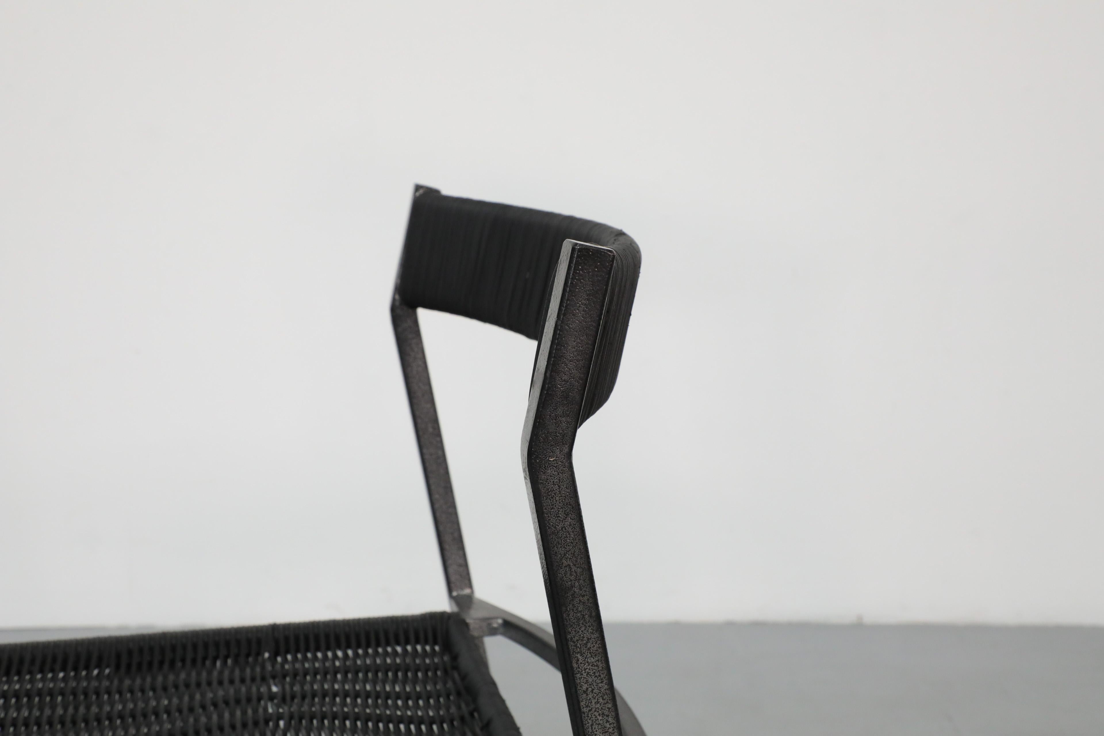 Satz von vier 1960er Rohe Noordwolde Esszimmerstühlen aus schwarzem Rattan und Metall im Angebot 9