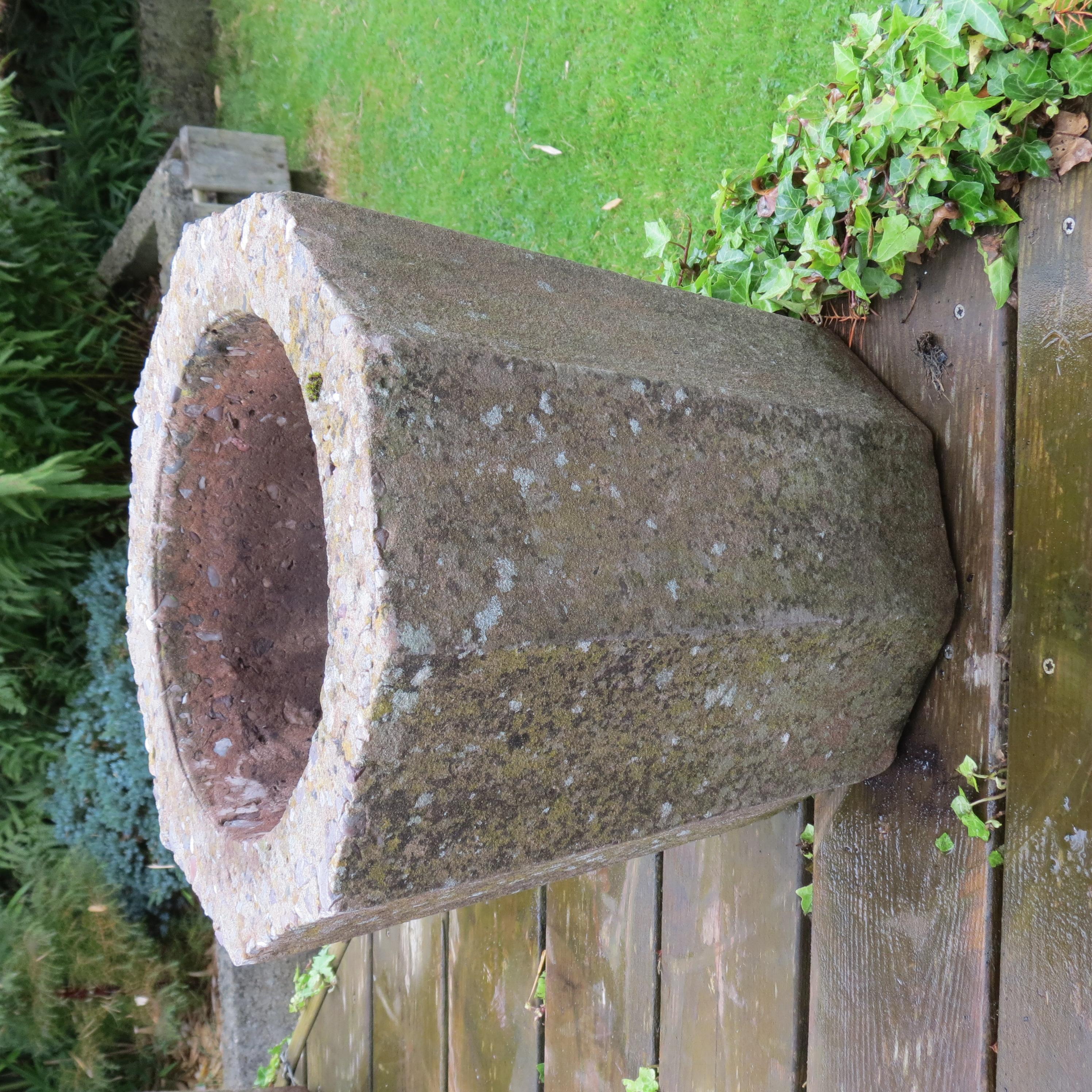 English Set of 4 1970s Concrete planters Octagonal shape For Sale