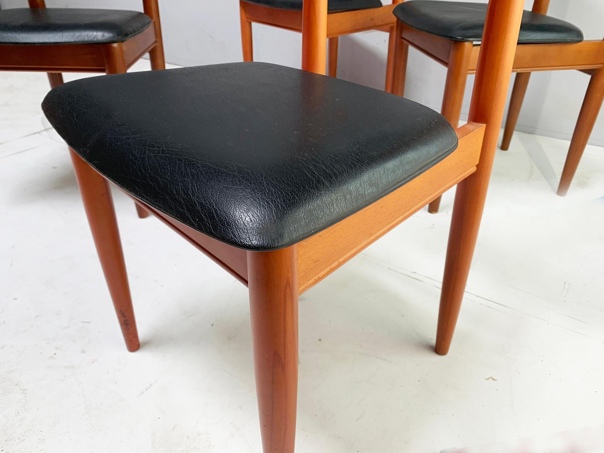 Mid-Century Modern Set Of 4 1970's Mid Century Dining Chairs By Schreiber For Sale