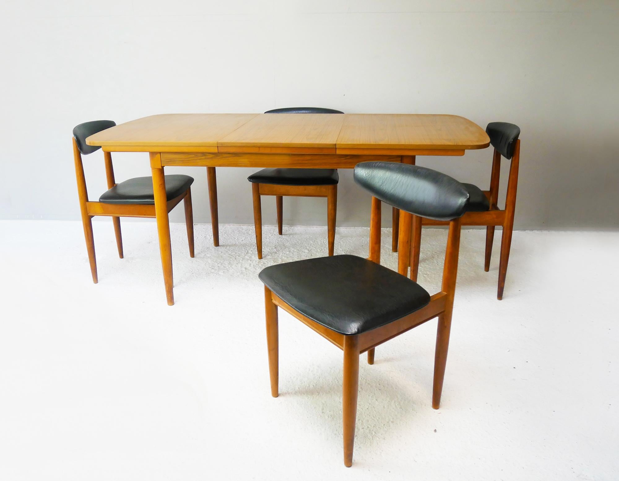 British Set Of 4 1970's Mid Century Dining Chairs By Schreiber For Sale
