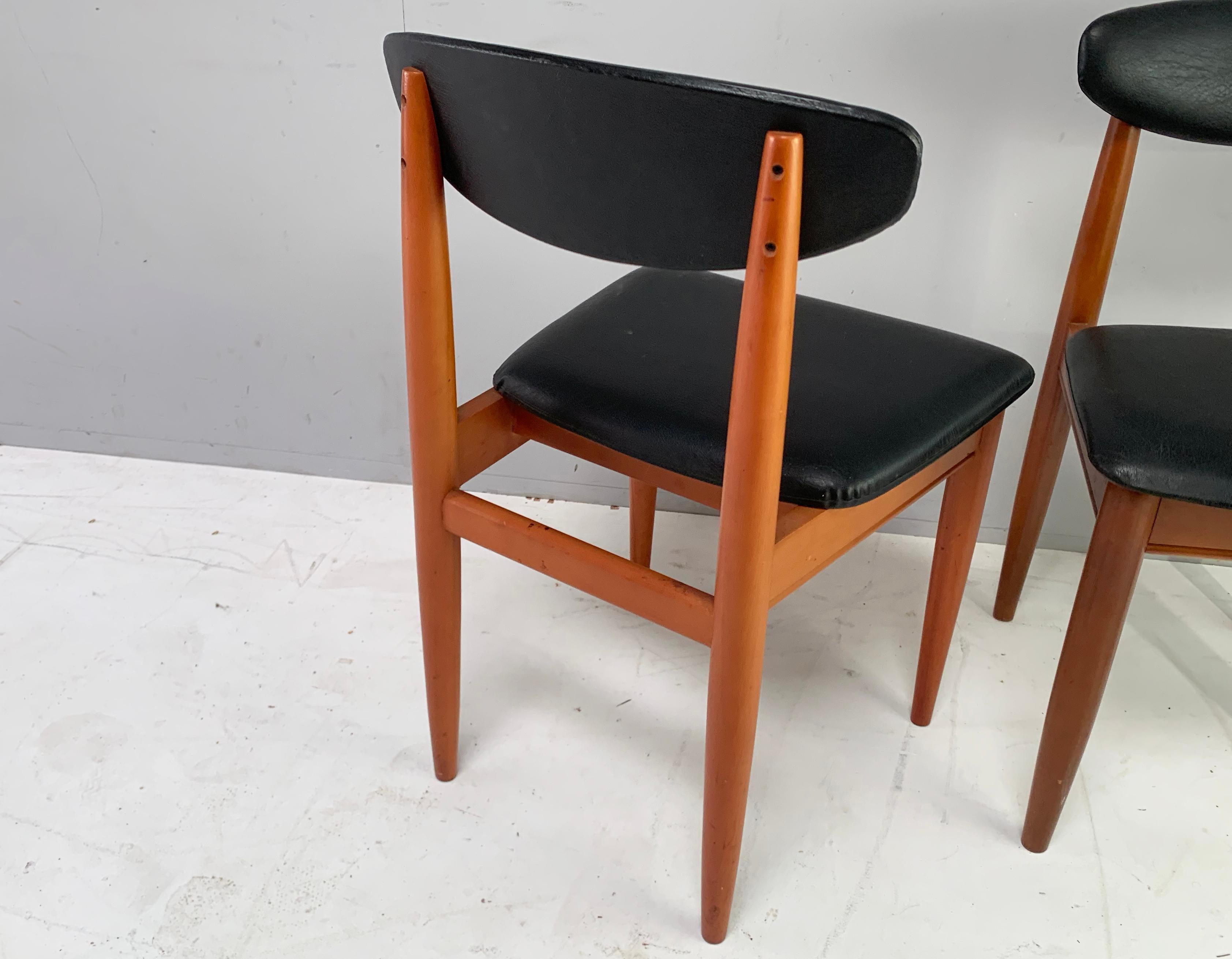 Mid-Century Modern Set of 4 1970s Midcentury Dining Chairs by Schreiber For Sale