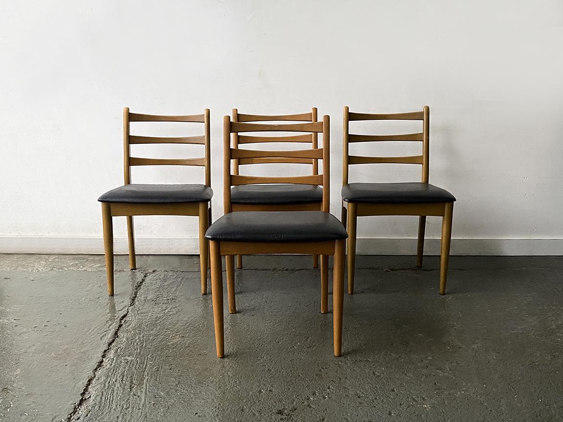 Mid-Century Modern Set of 4 1970's Mid-Century dining chairs by Schreiber Furniture For Sale