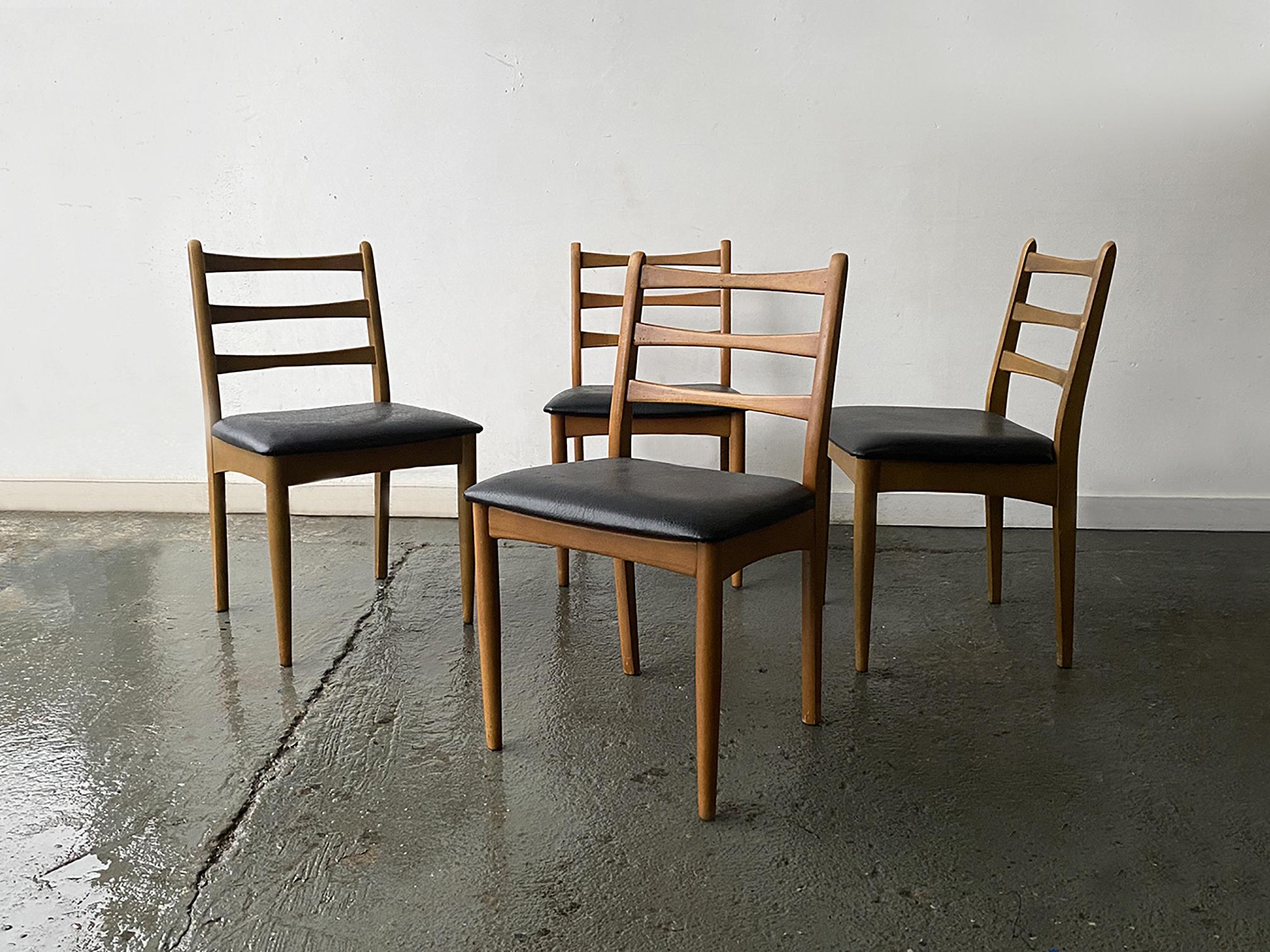 Set of 4 1970's Mid-Century dining chairs by Schreiber Furniture In Good Condition For Sale In London, GB