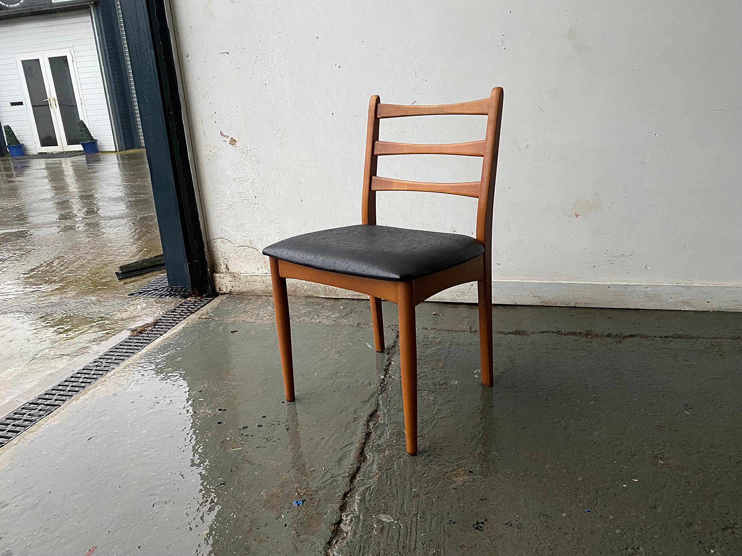 Set of 4 1970's Mid-Century dining chairs by Schreiber Furniture For Sale 1