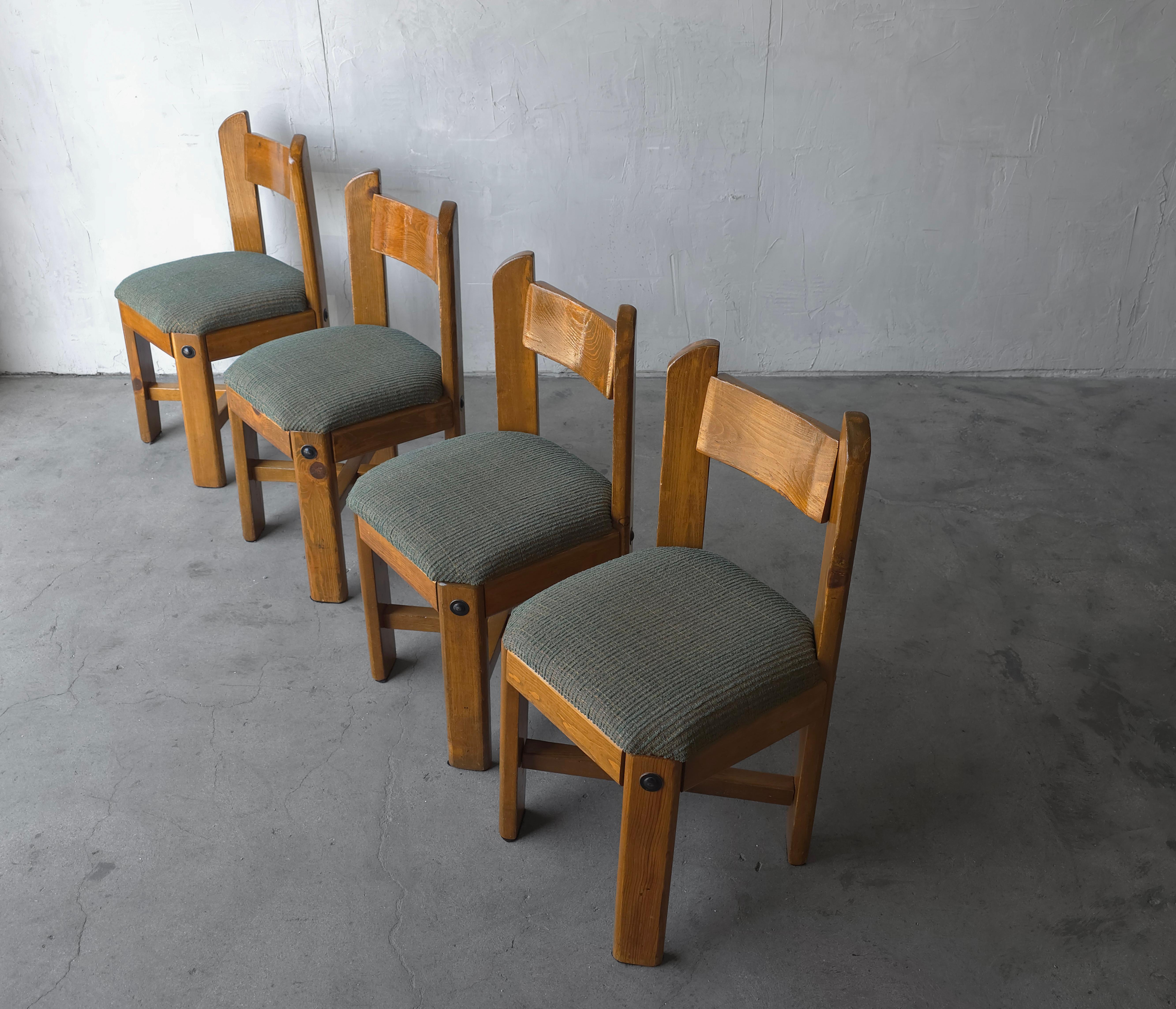 Set of 4 1970s Scandinavian Pine Dining Chairs In Good Condition For Sale In Las Vegas, NV