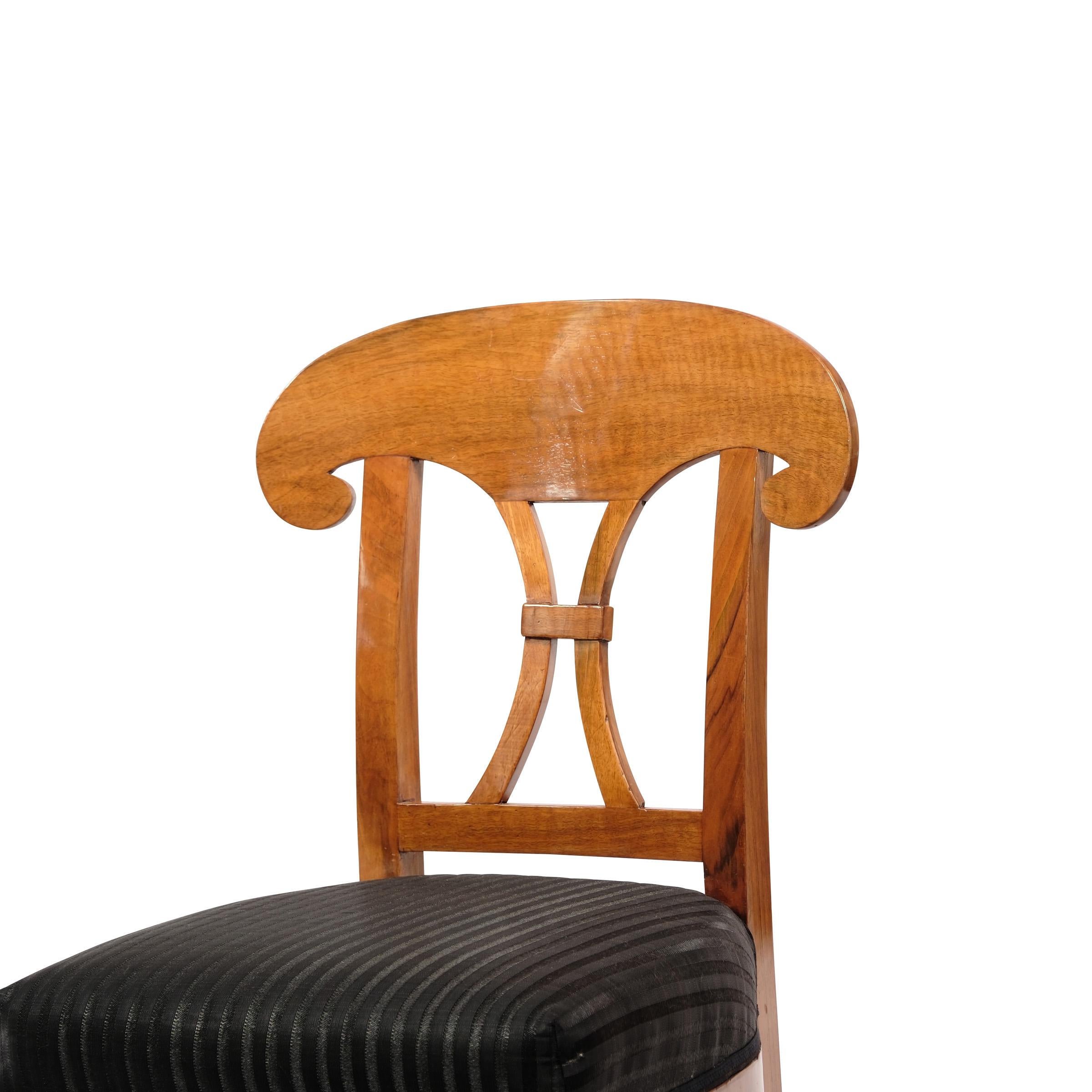 German Set of 4 19th Century Biedermeier Chairs Walnut