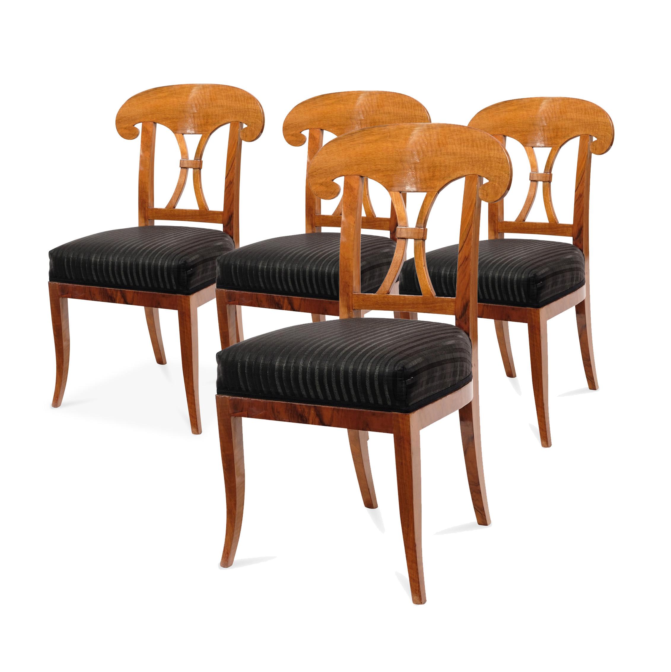 Satz von 4 Biedermeier-Stühlen aus Nussbaumholz, 19. Jahrhundert im Angebot 2