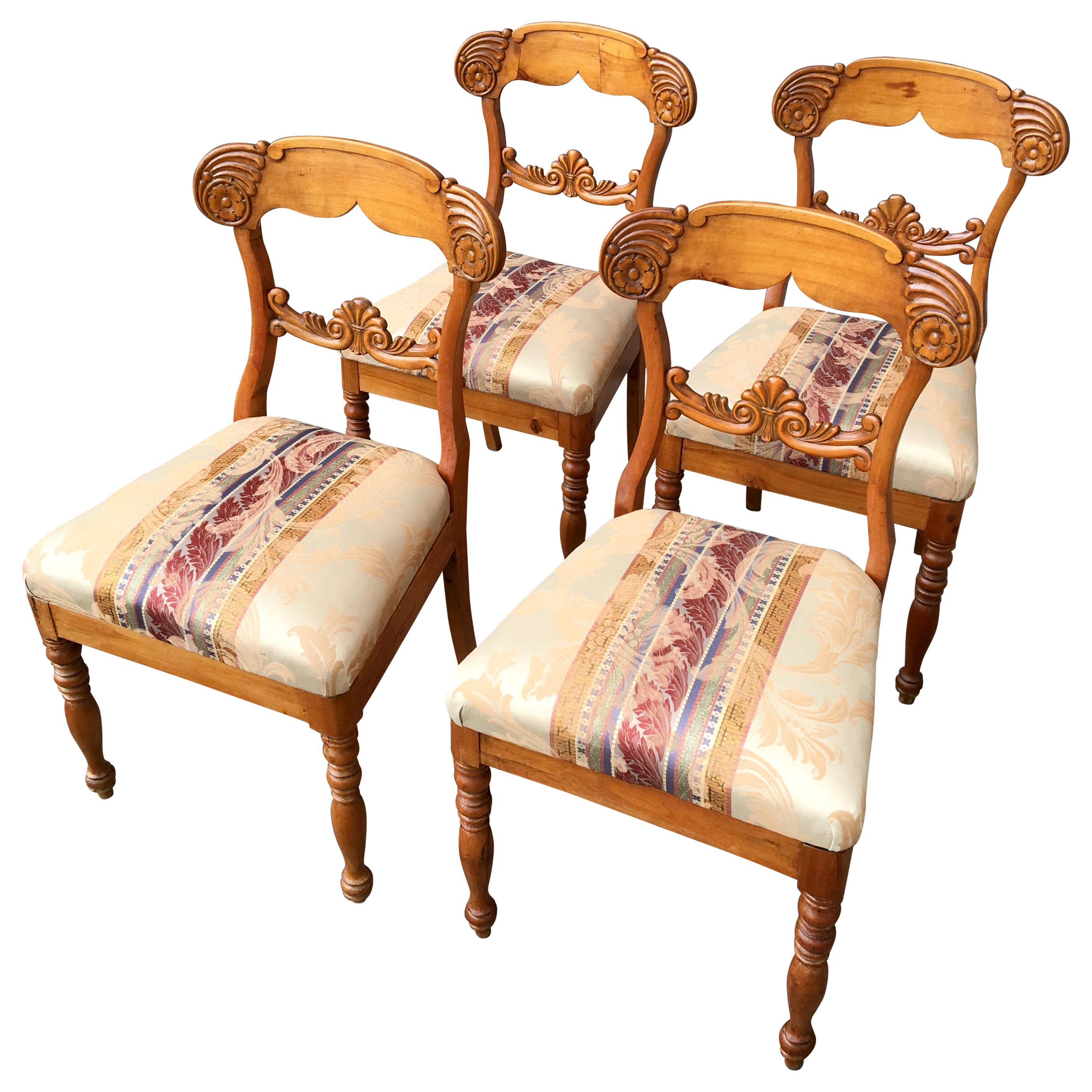 Ensemble de quatre chaises de salle à manger Biedermeier du 19ème siècle, Suède en vente