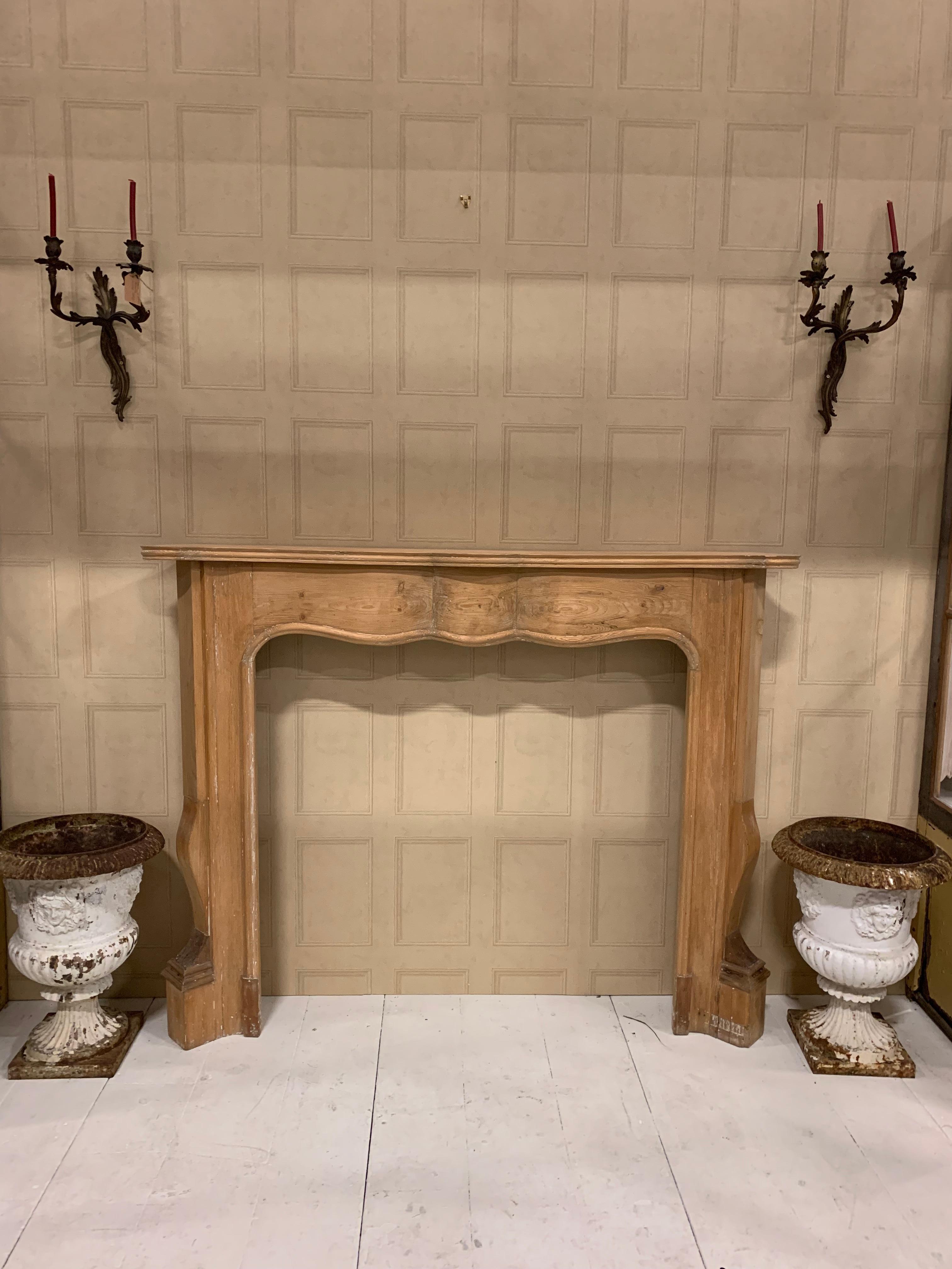 Set of Four 19th century matching cast iron urns from the Derby Foundry of Andrew Handyside.
The urns are in a good vintage condition and having been exposed to the outside elements during the course of their lifetime. The Urns have been repainted