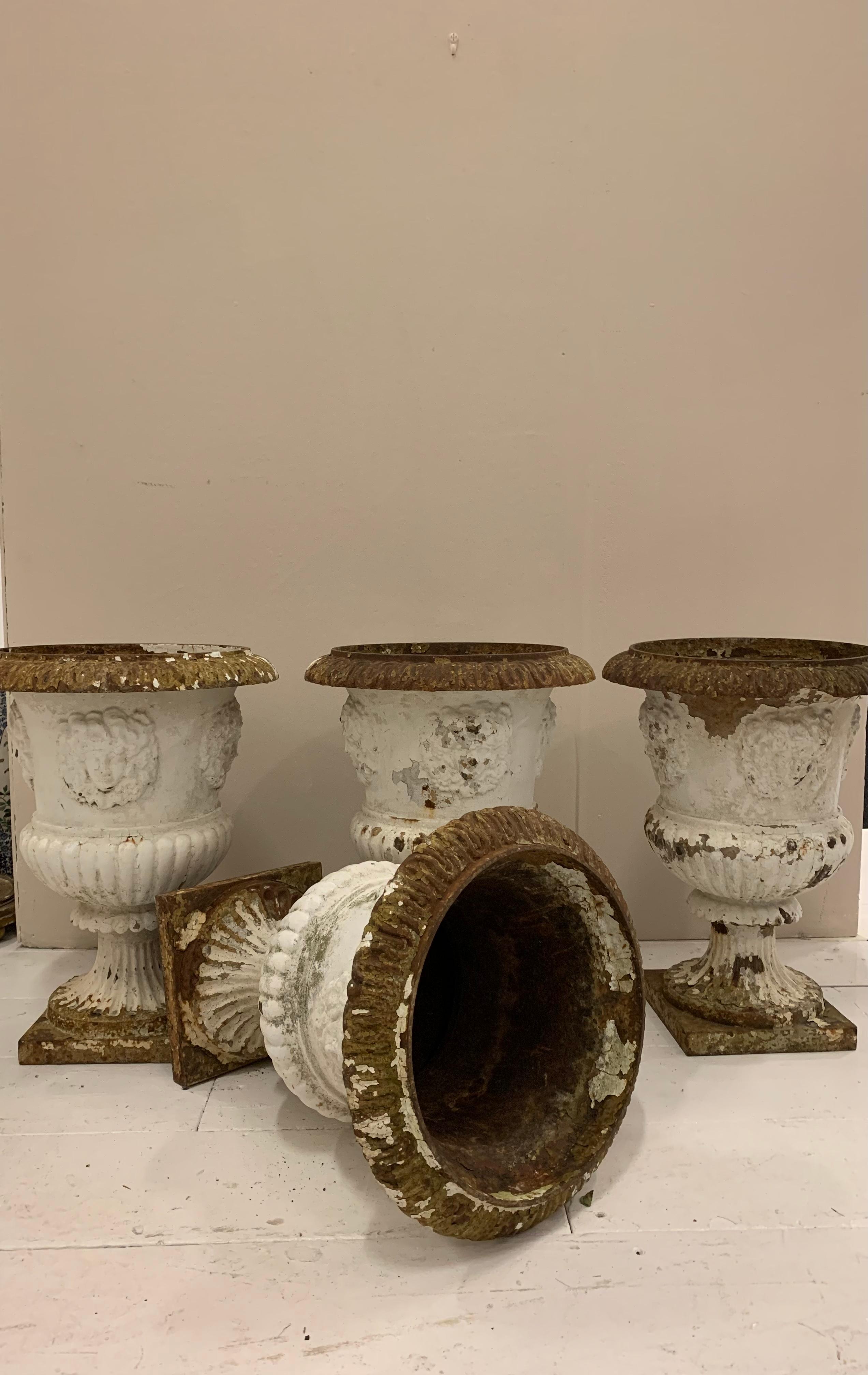 Set of 4 19th Century Cast Iron English Urns from Foundry of Andrew Handyside In Good Condition In London, GB