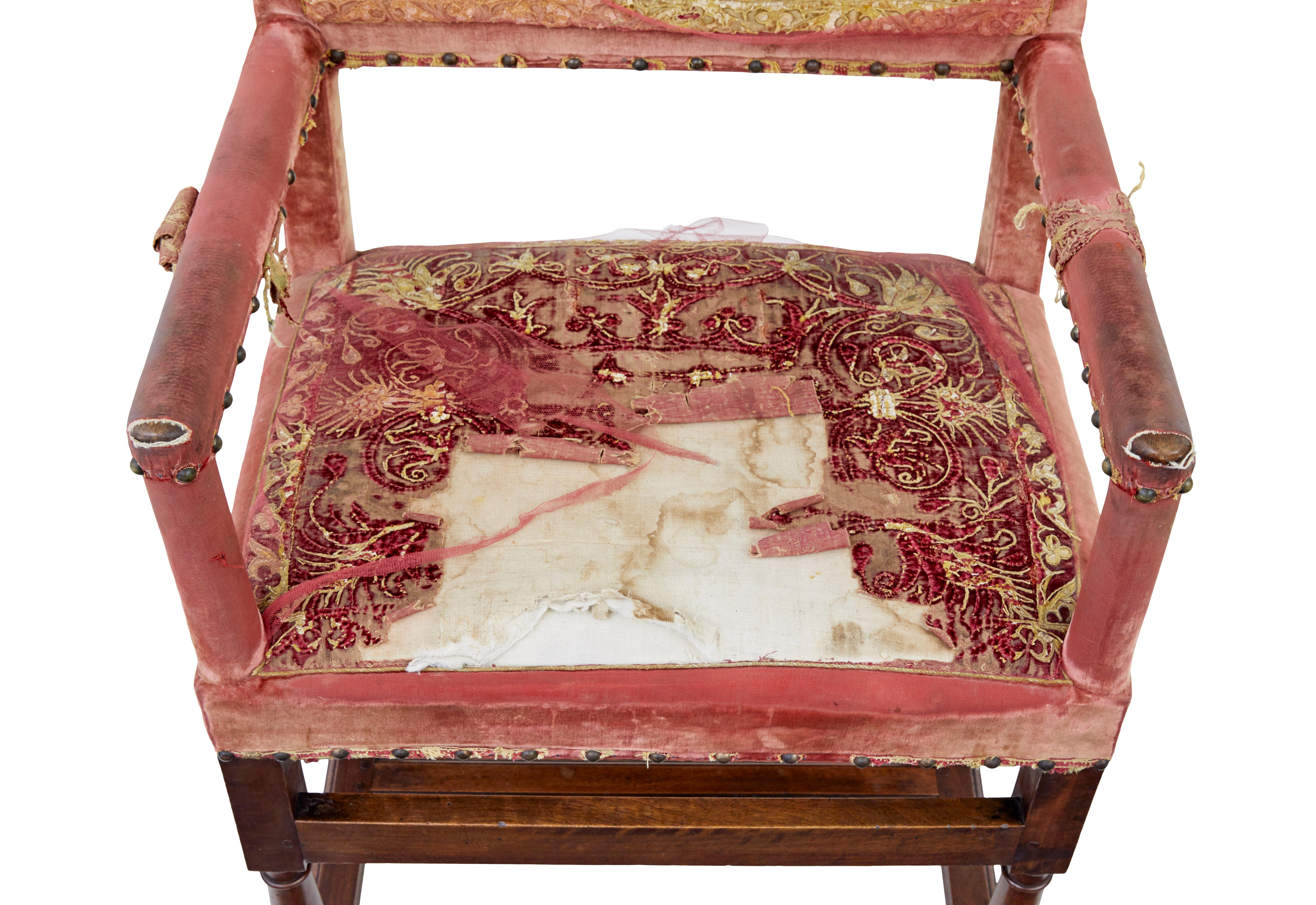 Set of 4 19th century walnut coronation armchairs In Fair Condition For Sale In Debenham, Suffolk
