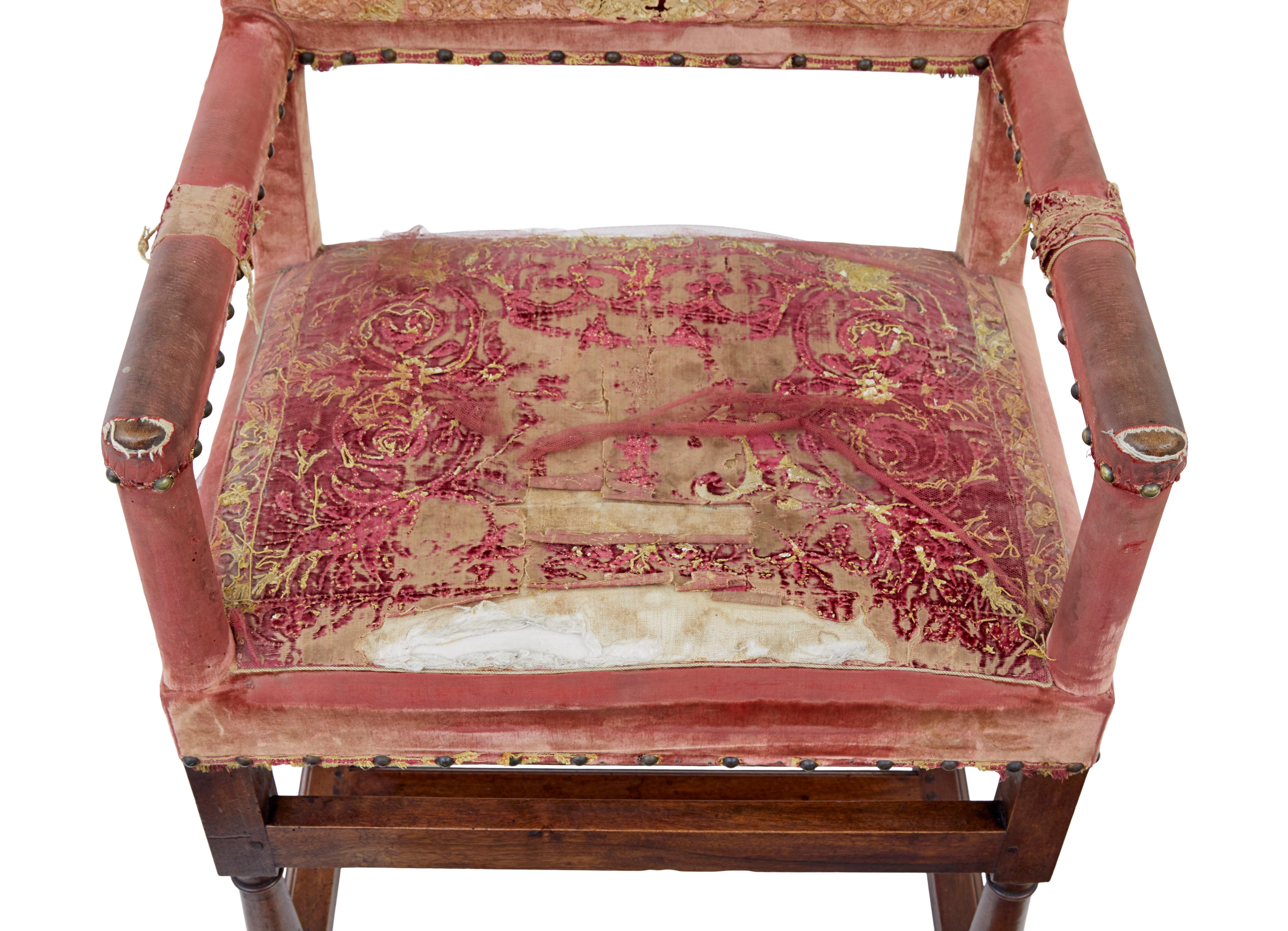 19th Century Set of 4 19th century walnut coronation armchairs For Sale