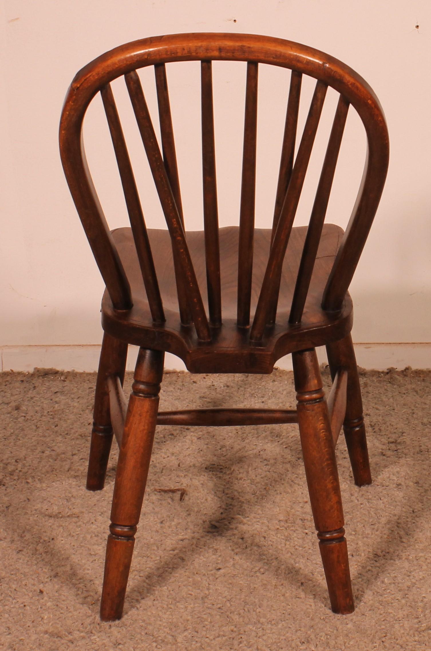 Set Of 4 19th Century Windsor Chairs For Sale 2