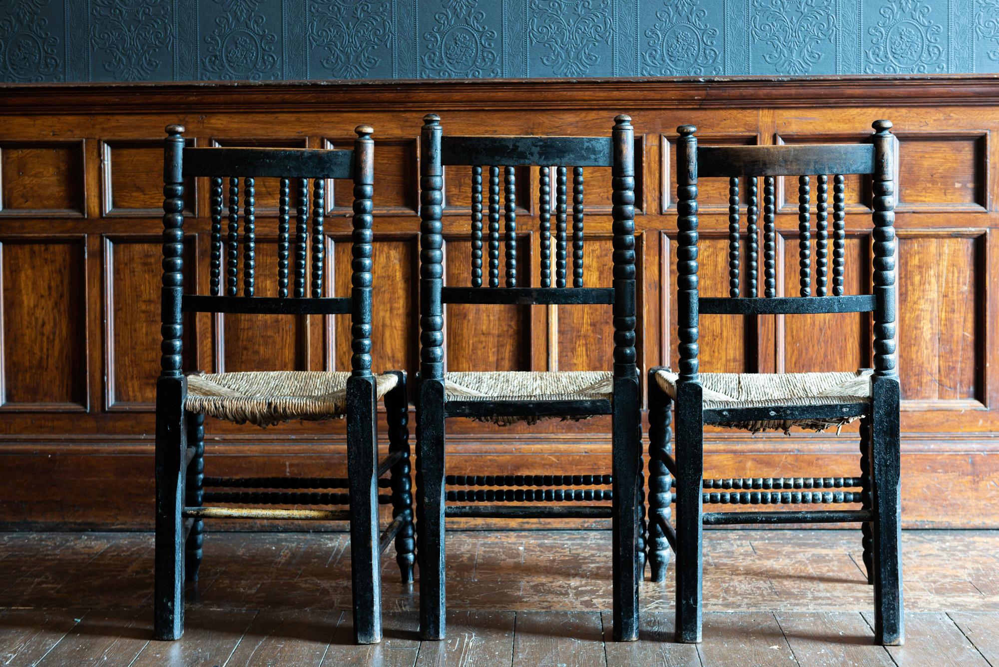 Victorian Set of 4 19th Century English Oak Ebonized Bobbin Chairs