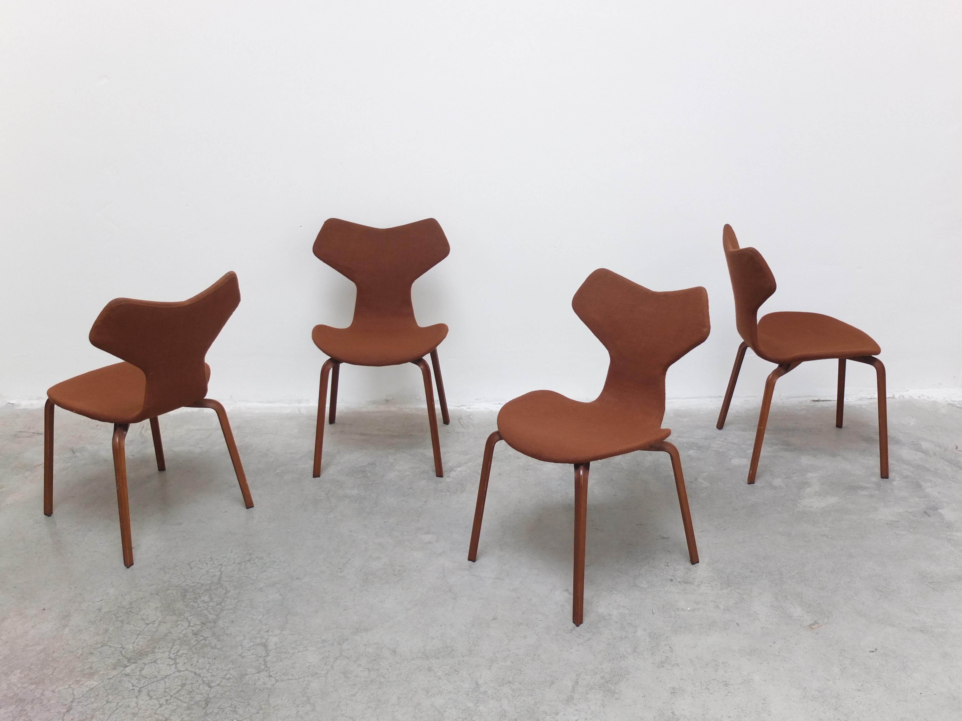 Set of 4 1st Edition 'Grand Prix' Chairs by Arne Jacobsen for Fritz Hansen, 1957 For Sale 6