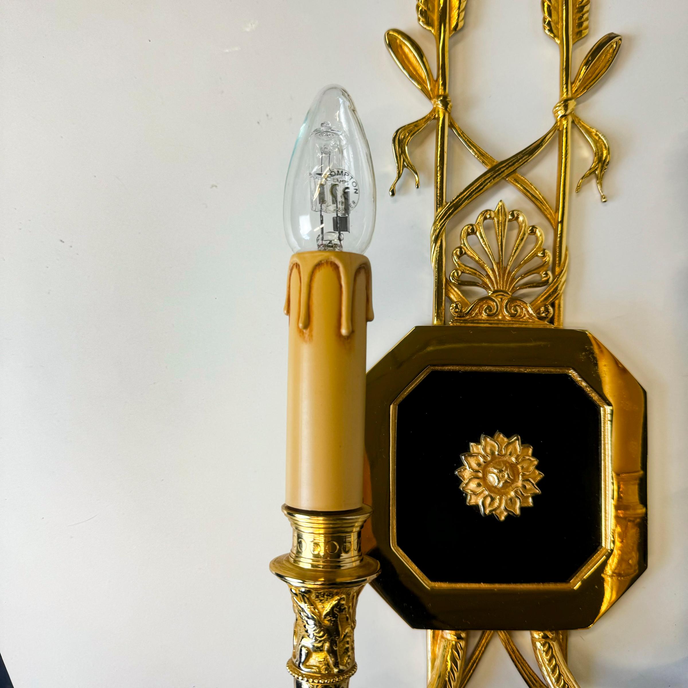 Ensemble de 4 lampes murales en laiton doré du 21e siècle Bon état - En vente à Ware, GB