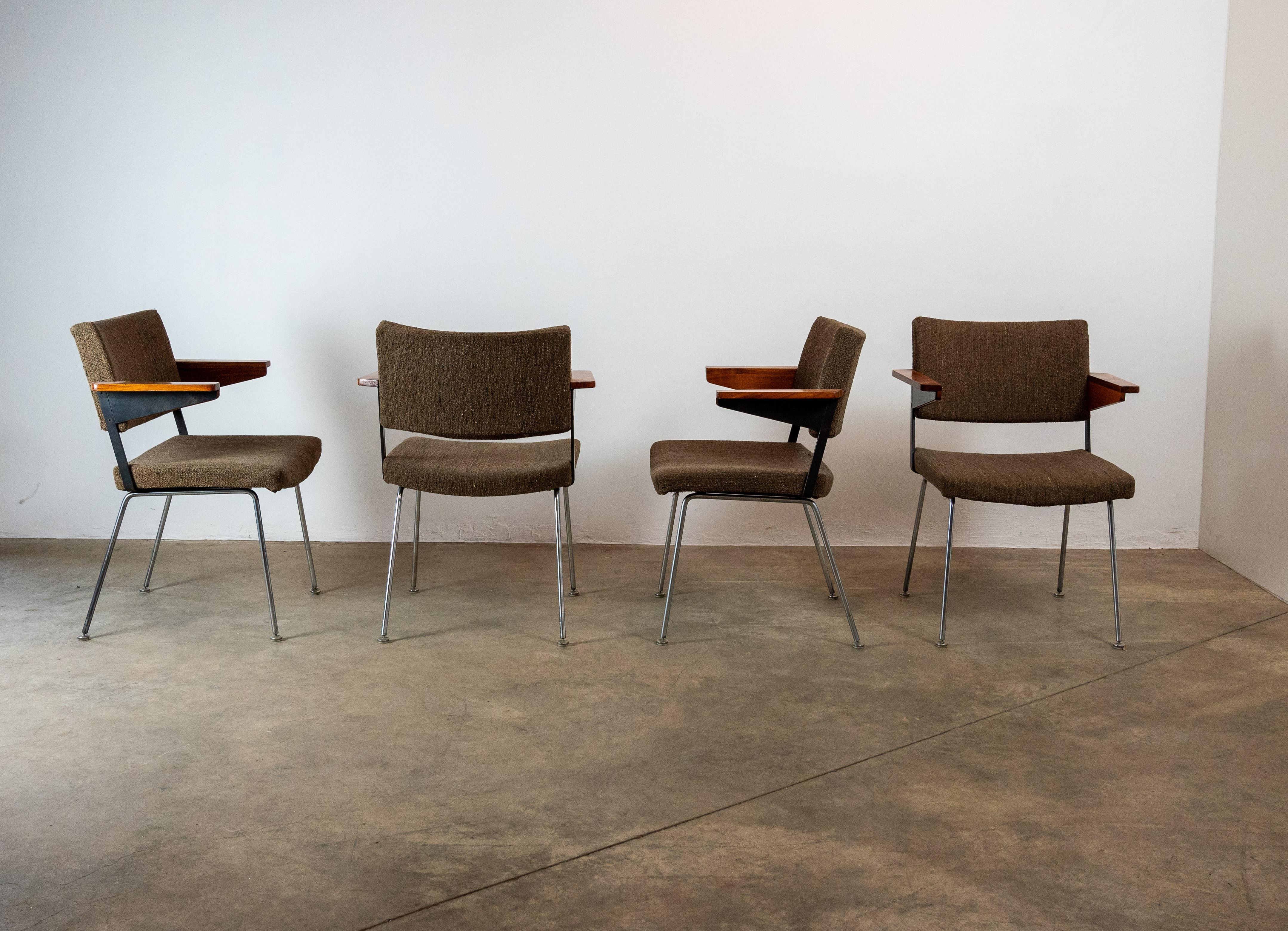 Ensemble de 4 fauteuils Gispen « L11 » par A.R. Cordemeyer  Bon état - En vente à Mortsel, BE