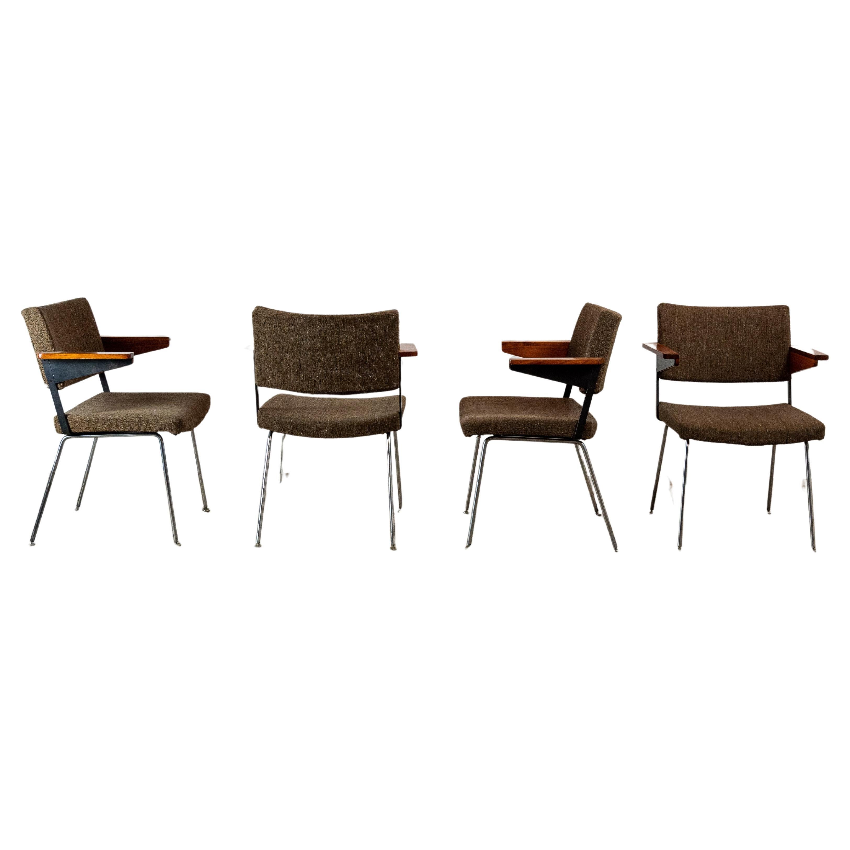 Ensemble de 4 fauteuils Gispen « L11 » par A.R. Cordemeyer  en vente