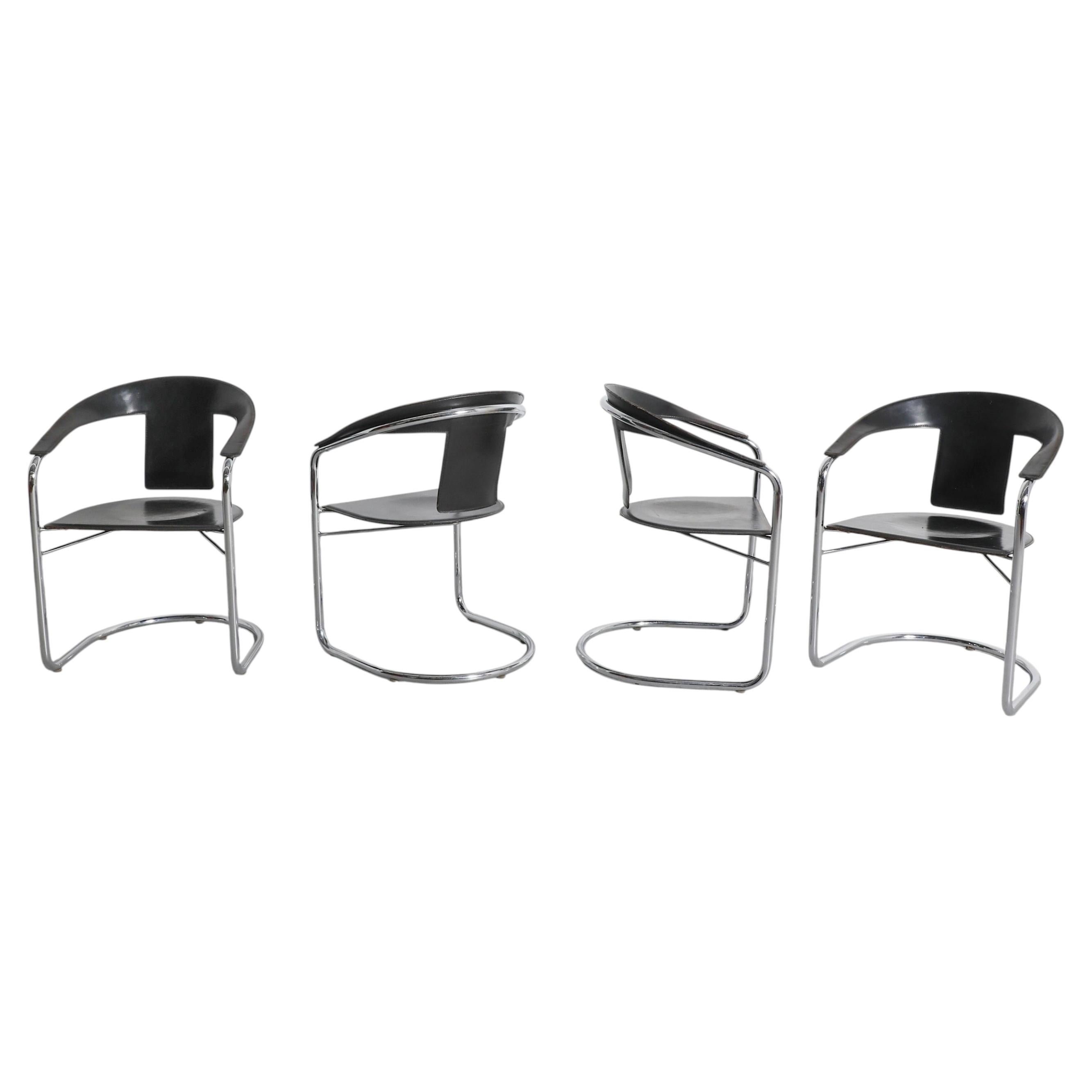 Juego de 4 sillas de A. Rizzatto en cromo y cuero negro para Lo Studio en venta