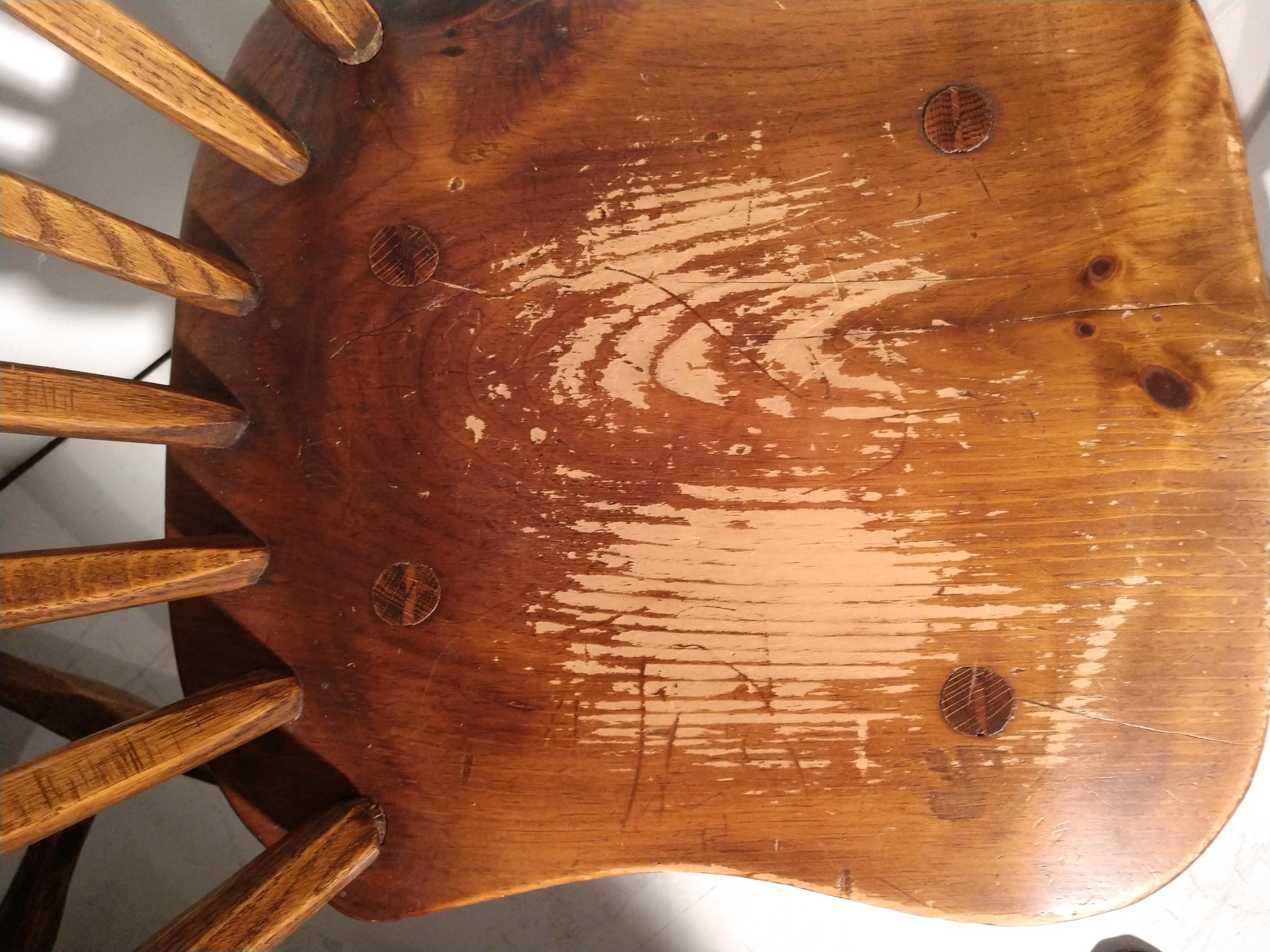 Set of 4 Adirondack Camp Style Hickory Windsor Spindle Back Chairs 7