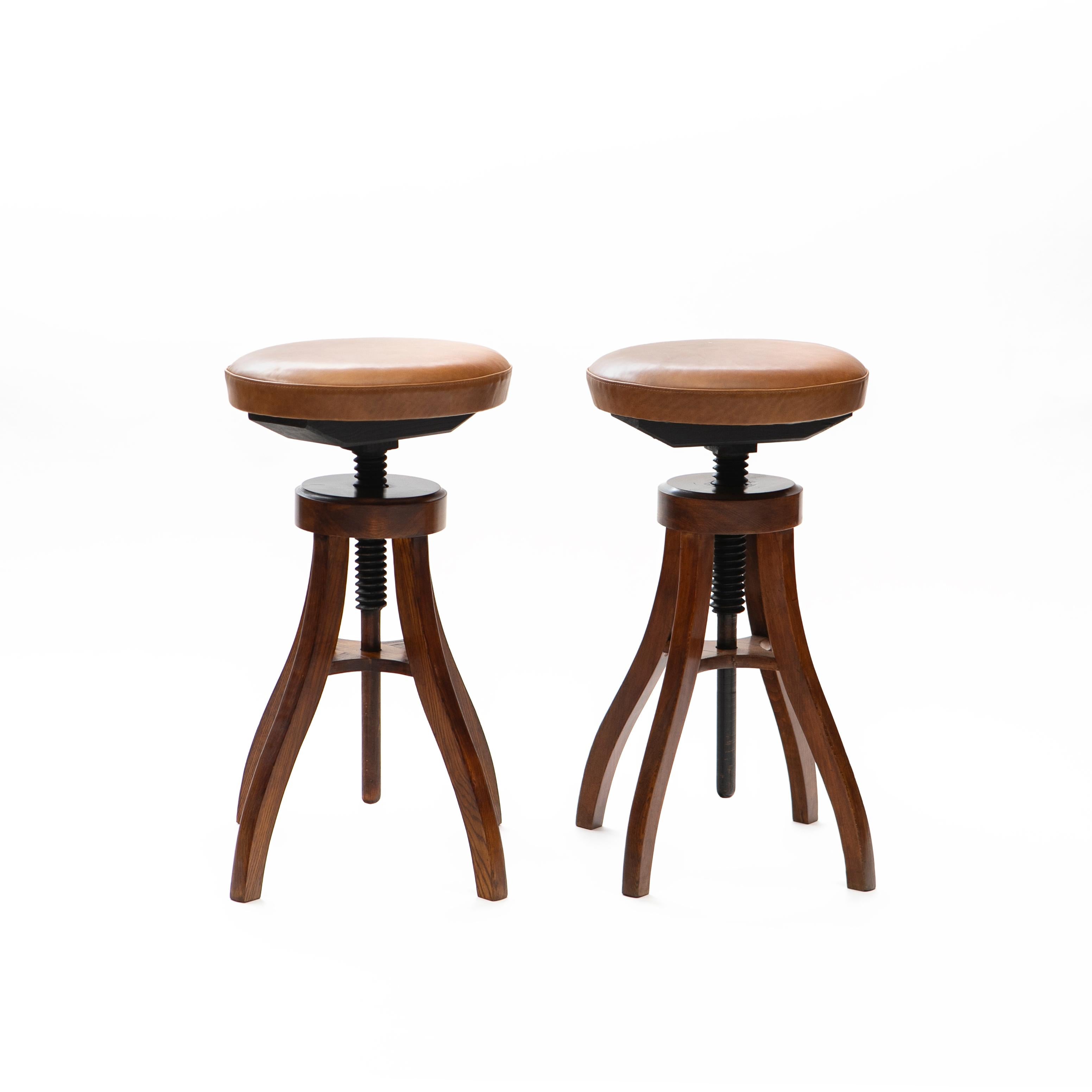 Modern Set of 4 adjustable bar stools - Fritz Hansen For Sale