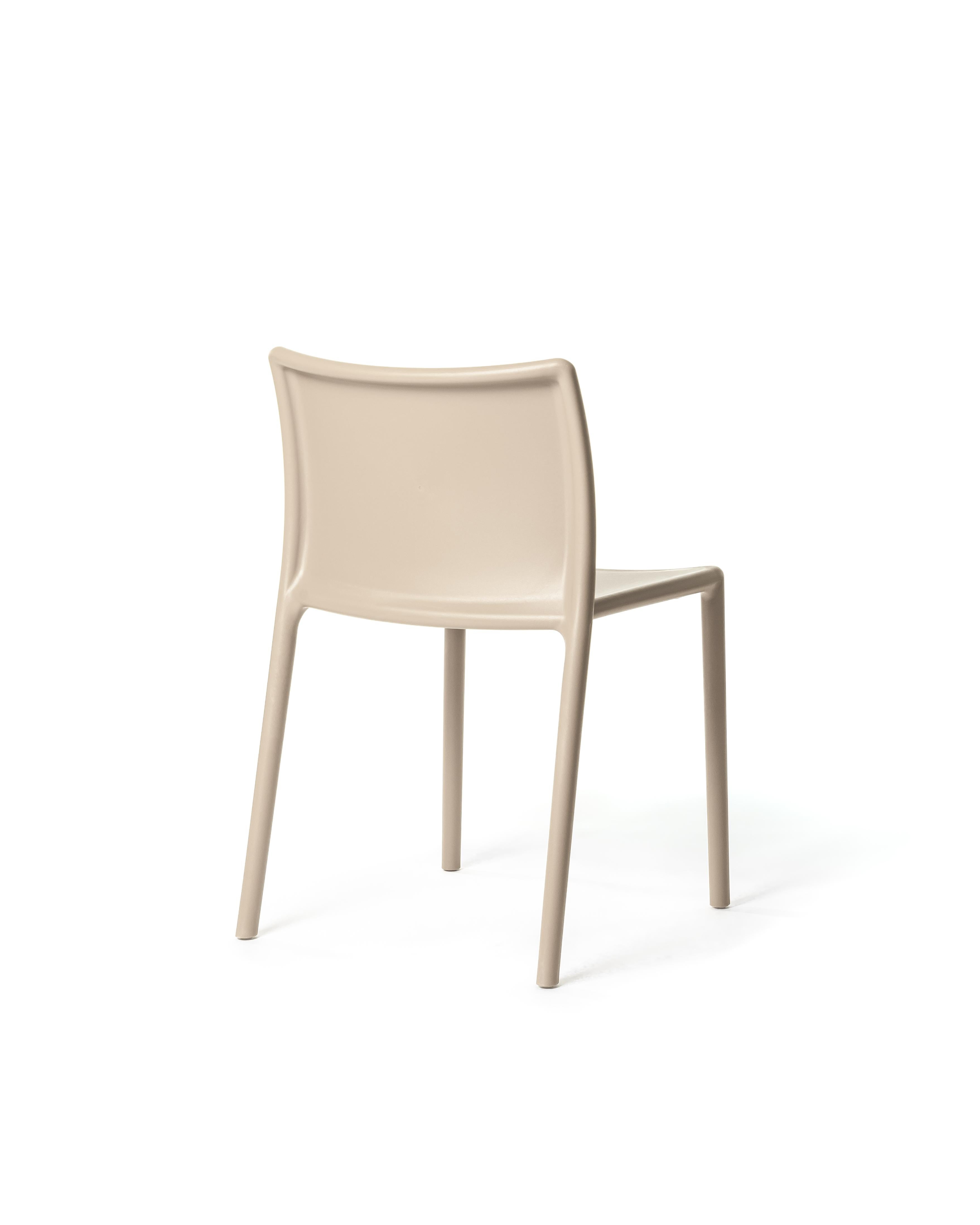 Ensemble de 4 chaises Air blanches de Jasper Morrison  pour Magis en vente 9