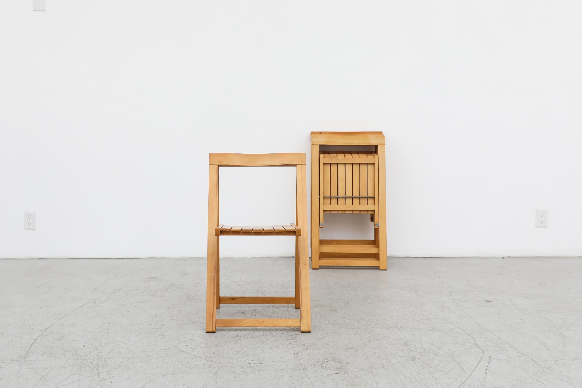 Set of 4 Aldo Jacober Blonde Slatted Wood Folding Chairs for Alberto Bazzini In Good Condition For Sale In Los Angeles, CA