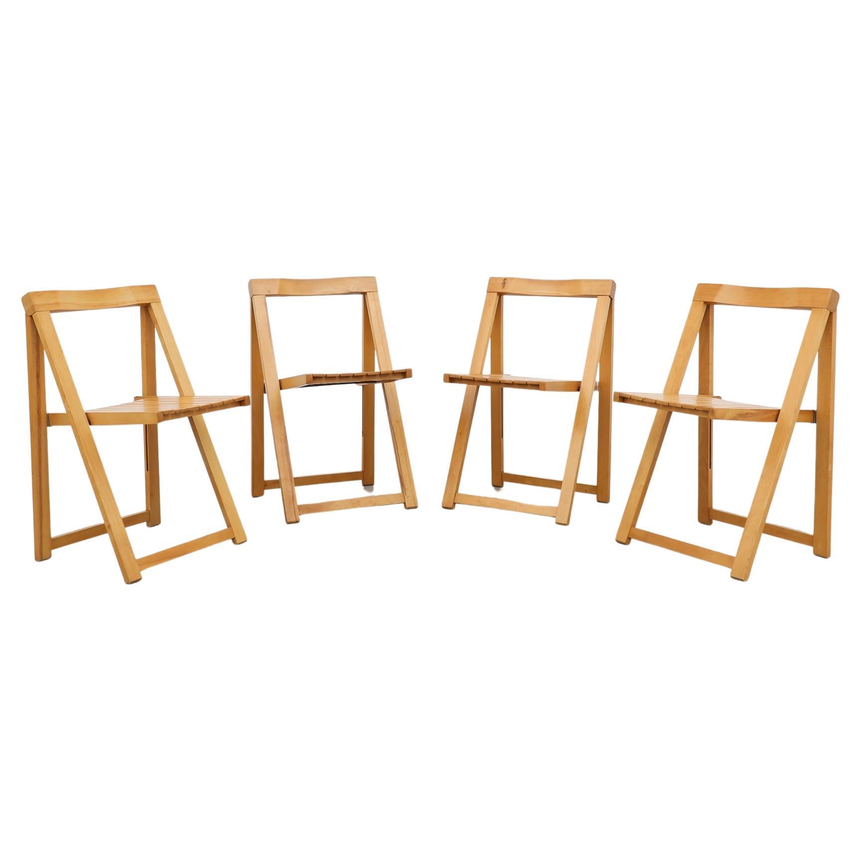 Satz von 4 klappbaren Holzstühlen mit blondem Lattenrost von Aldo Jacober für Alberto Bazzini