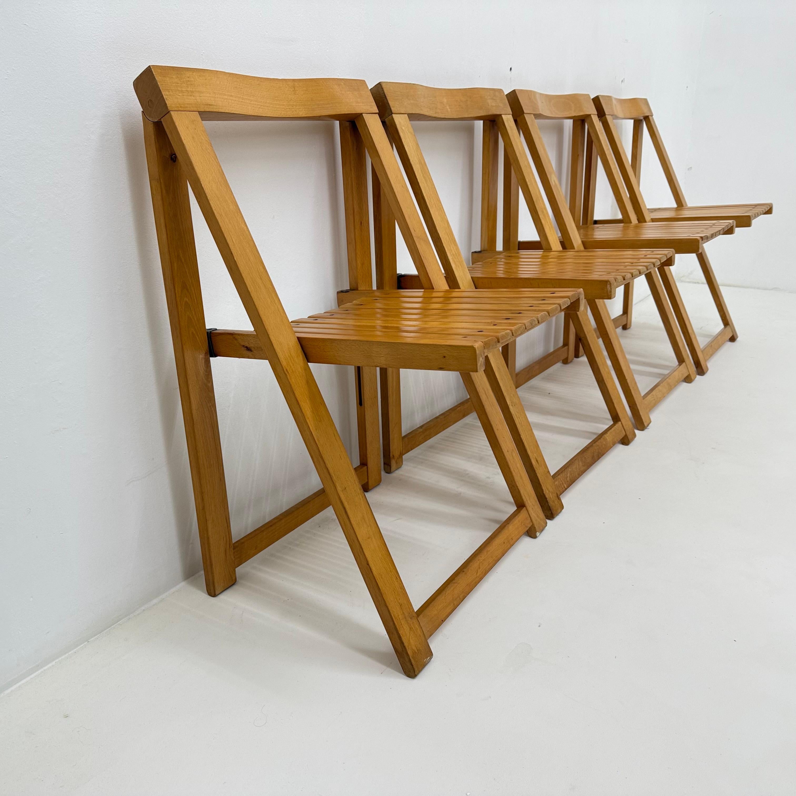 Juego de 4 sillas plegables Aldo Jacober para Alberto Bazzani, años 60 Madera en venta