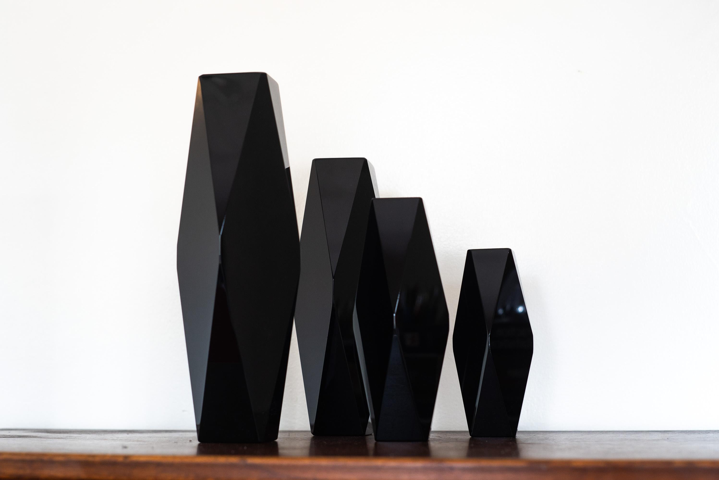 Juego de 4 jarrones de cristal facetado de Murano Alessandro Mandruzzato en negro macizo poco común Vidrio en venta