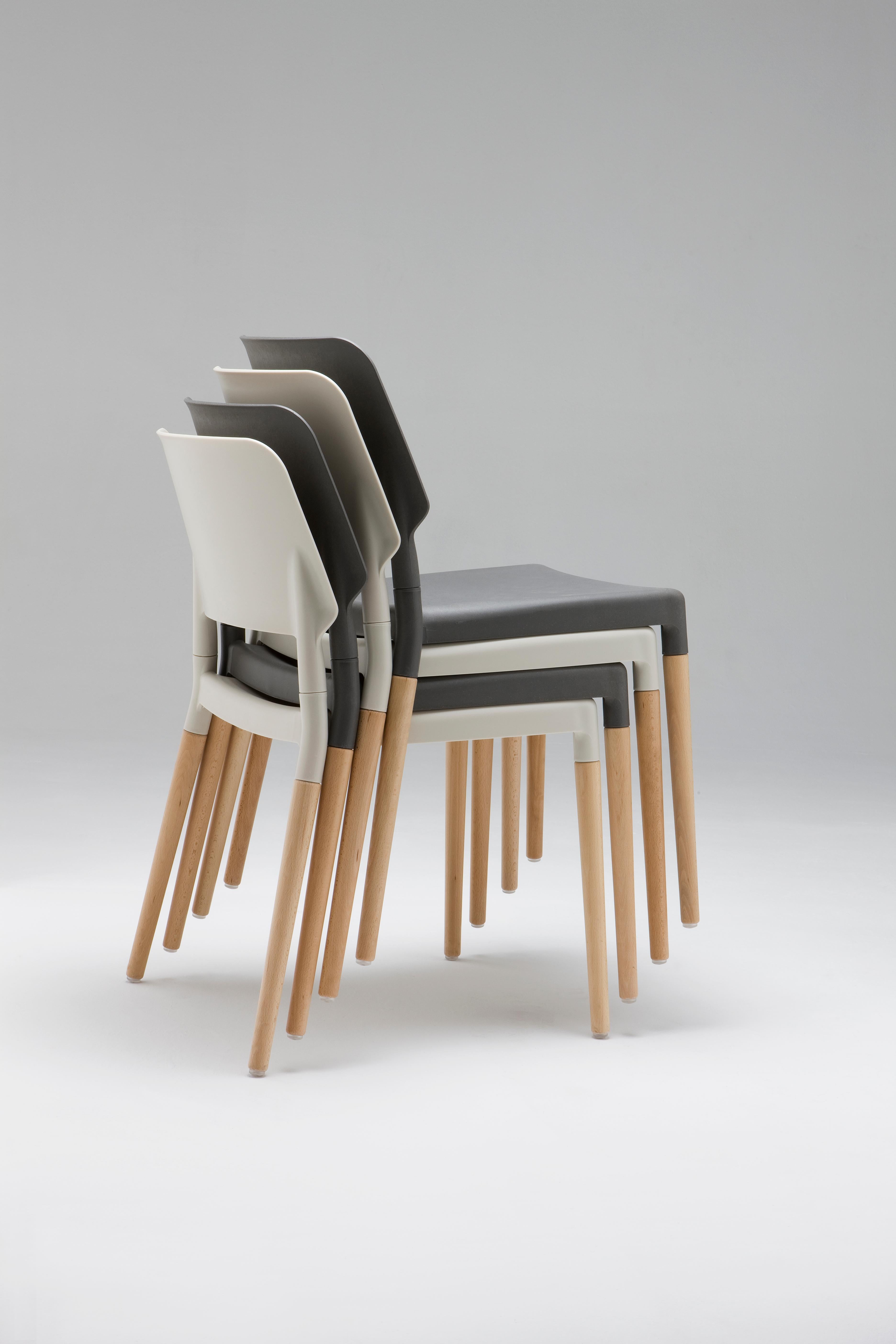 Satz von 4 Belloch-Esszimmerstühlen aus Aluminium von Lagranja Design im Zustand „Neu“ im Angebot in Geneve, CH
