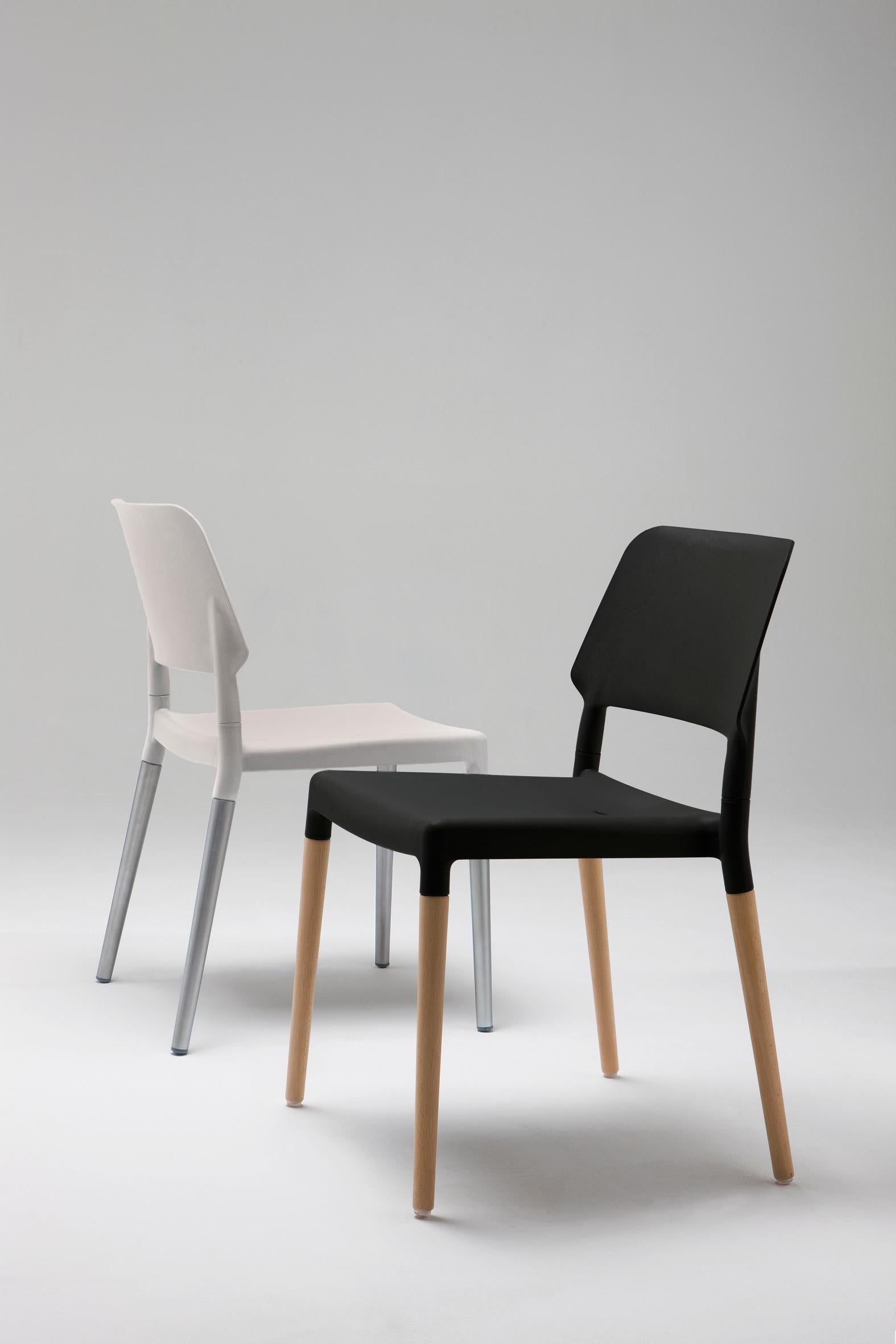 Satz von 4 Belloch-Esszimmerstühlen aus Aluminium von Lagranja Design (21. Jahrhundert und zeitgenössisch) im Angebot