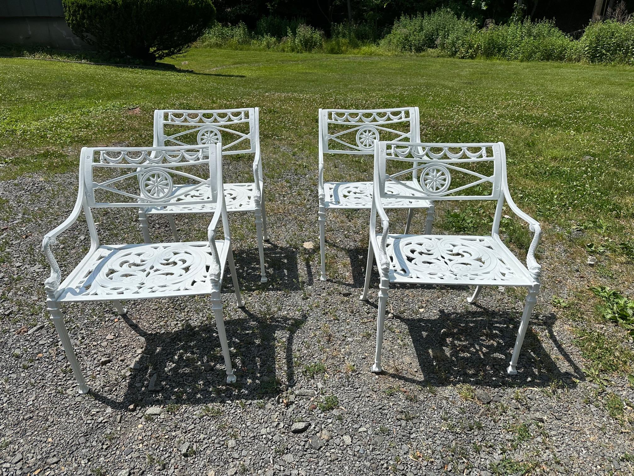 Alluminio Set di 4 poltrone classiche da pranzo in alluminio con rivestimento a polvere bianca in vendita