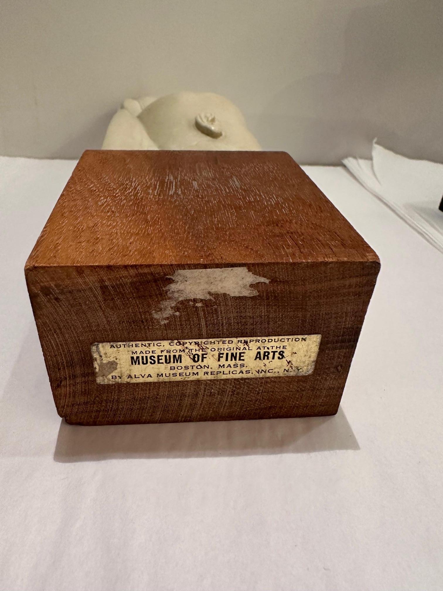 Juego de 4 Reproducciones de Bustos del Antiguo Egipto del Museo Alva Estadounidense en venta