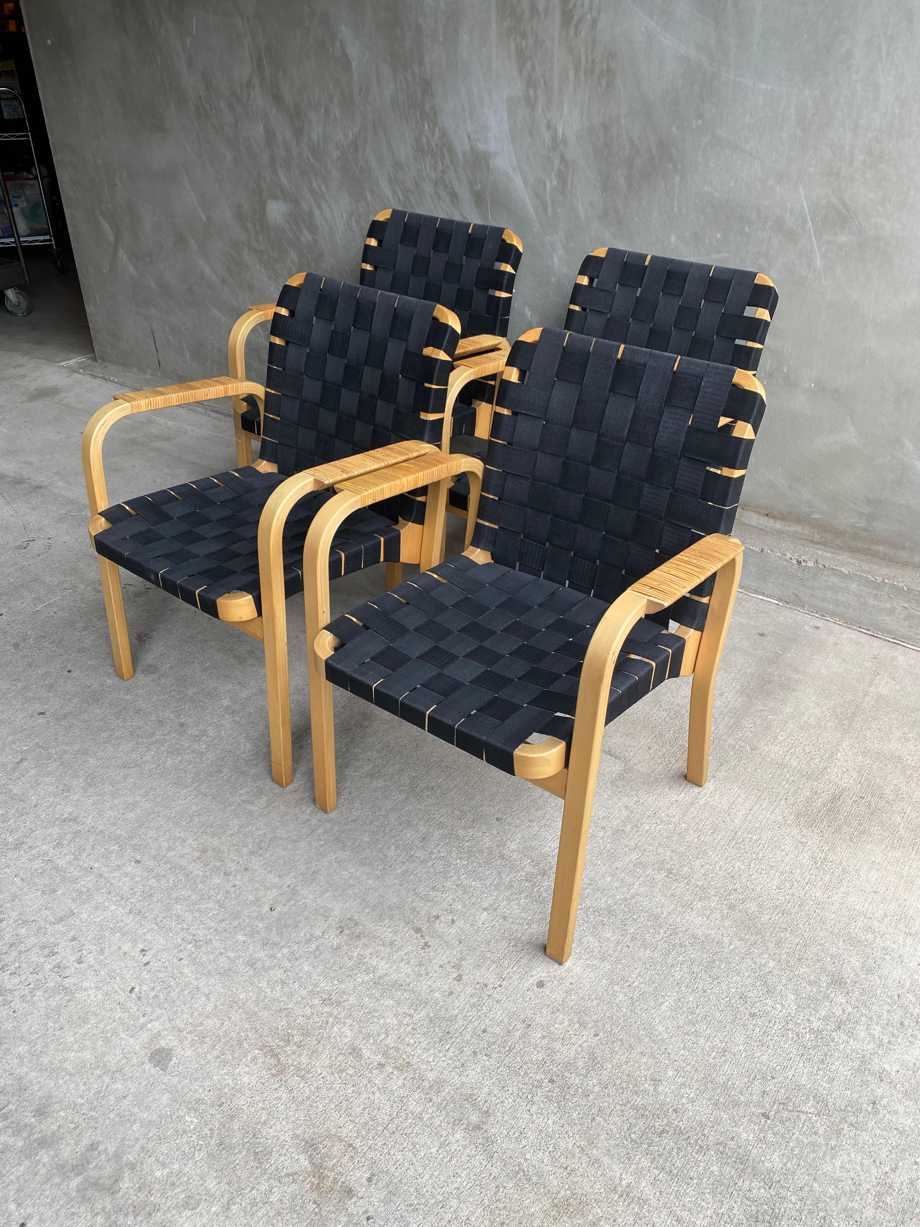 Scandinavian Modern Set of 4 Alvar Aalto Chairs with Black Straps, Finland, 1960's For Sale