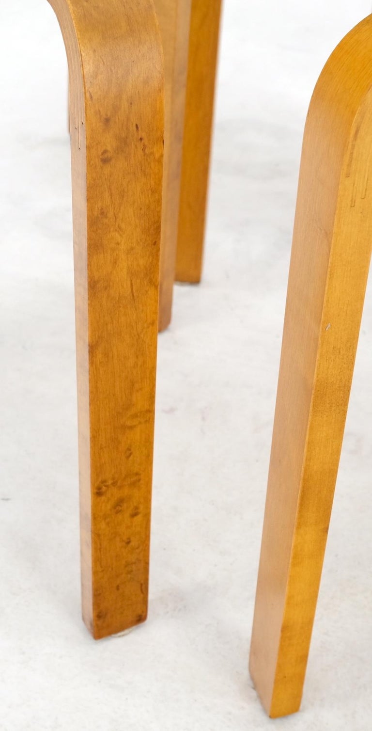 Set of 4 Alvar Aalto Round Birch Bent Leg Nesting Tables c.1950s Made in Sweden For Sale 2