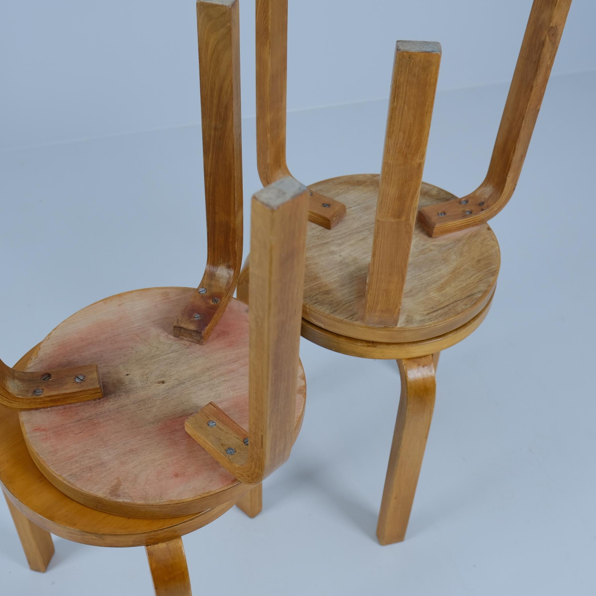 Ensemble de 4 tabourets empilables à 3 pieds Alvar Aalto+Aalto modèle 60 en Brich, Artek années 1930 en vente 4