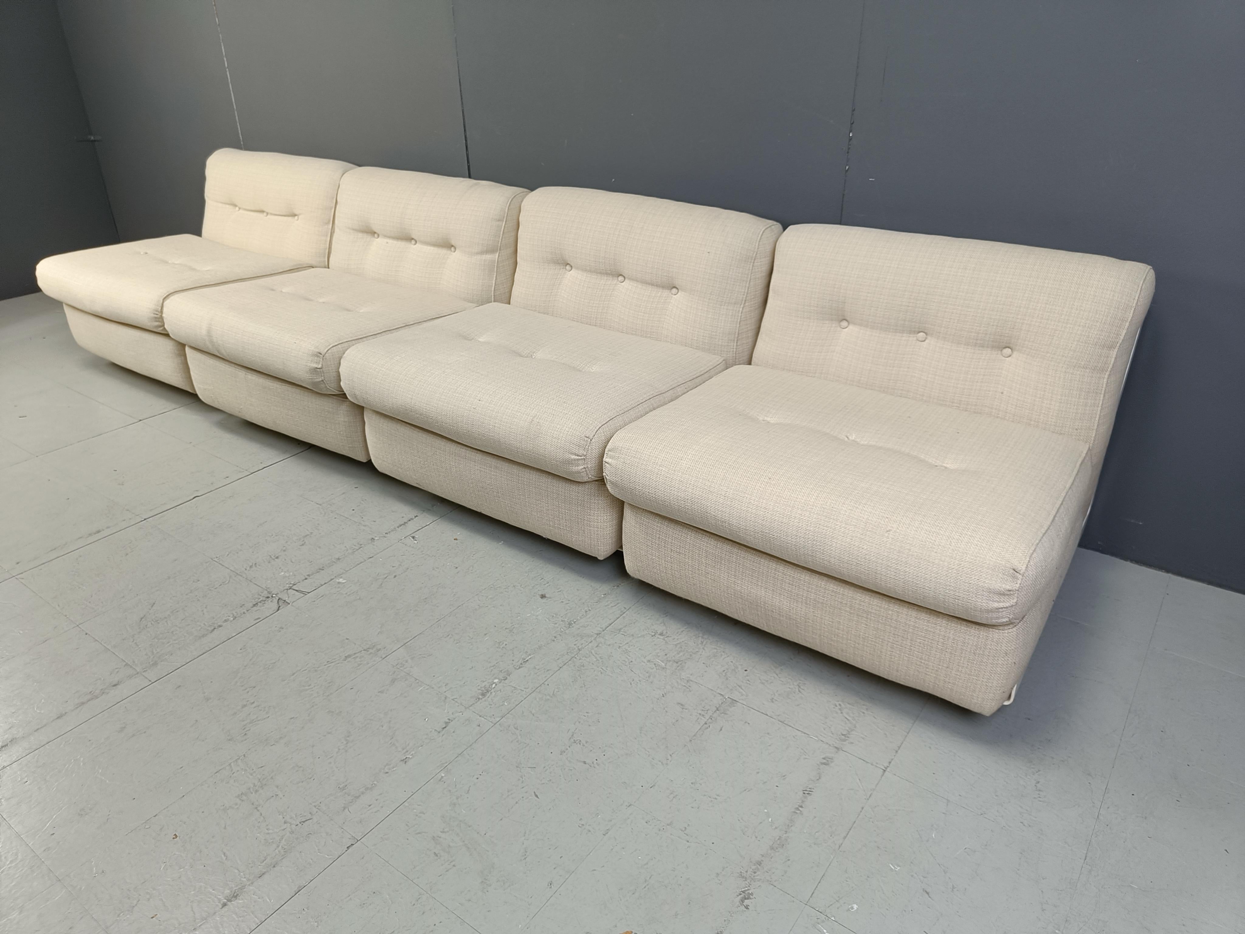 Set of 4 Amanta sofas by Mario Bellini for C&B Italia, 1970s 3