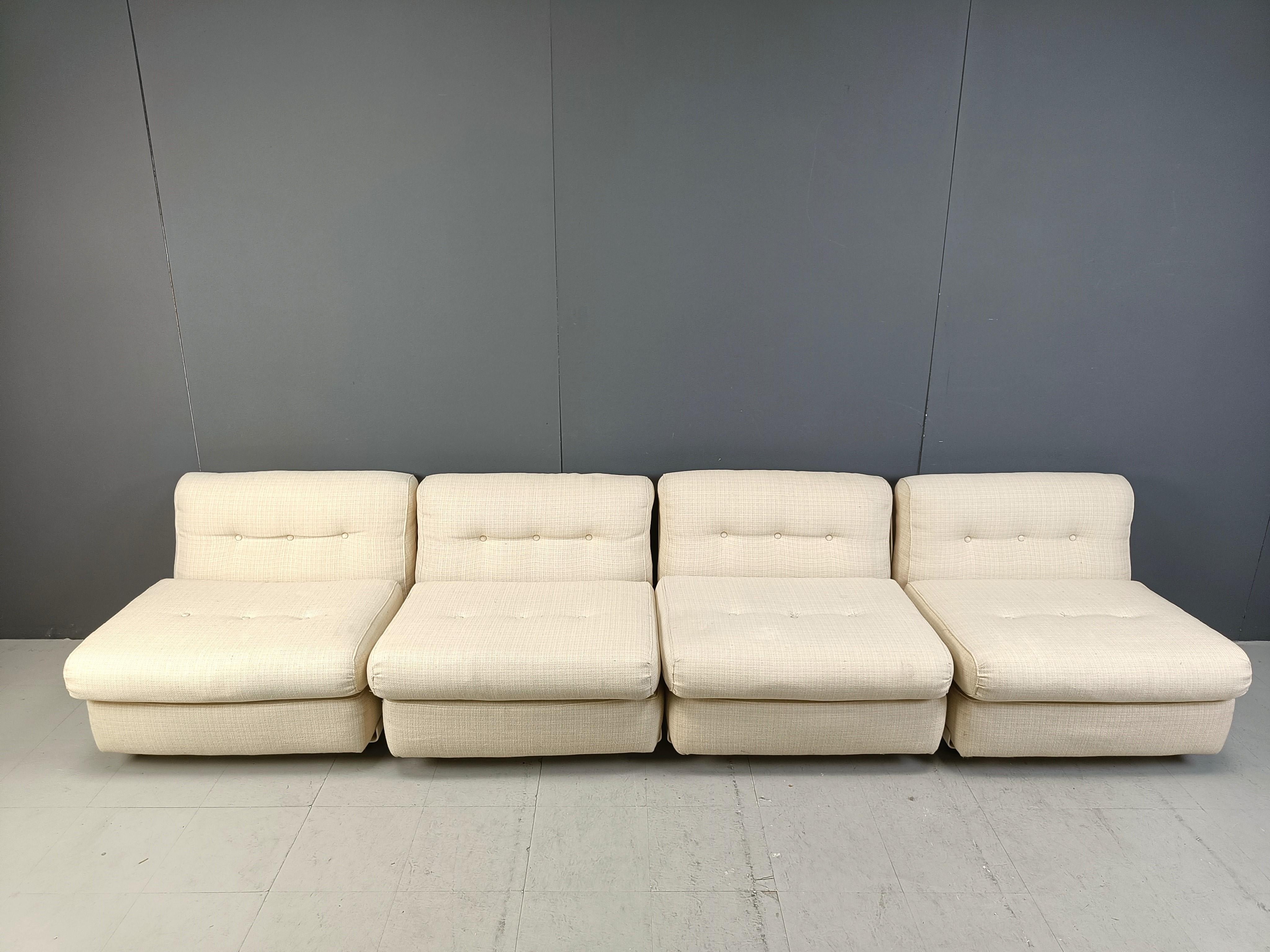 Set of 4 Amanta sofas by Mario Bellini for C&B Italia, 1970s In Good Condition In Leuven, Vlaams Gewest