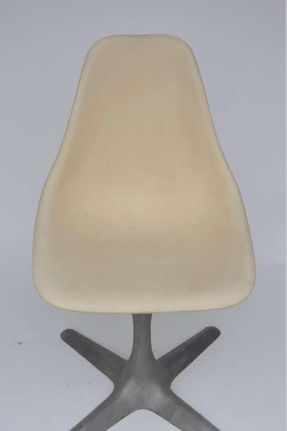Late 20th Century Set of 4 American 70's Brushed Aluminum and Eggshell Chairs For Sale