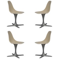 Ensemble de 4 chaises américaines des années 1970 en aluminium brossé et en coquille d'œuf