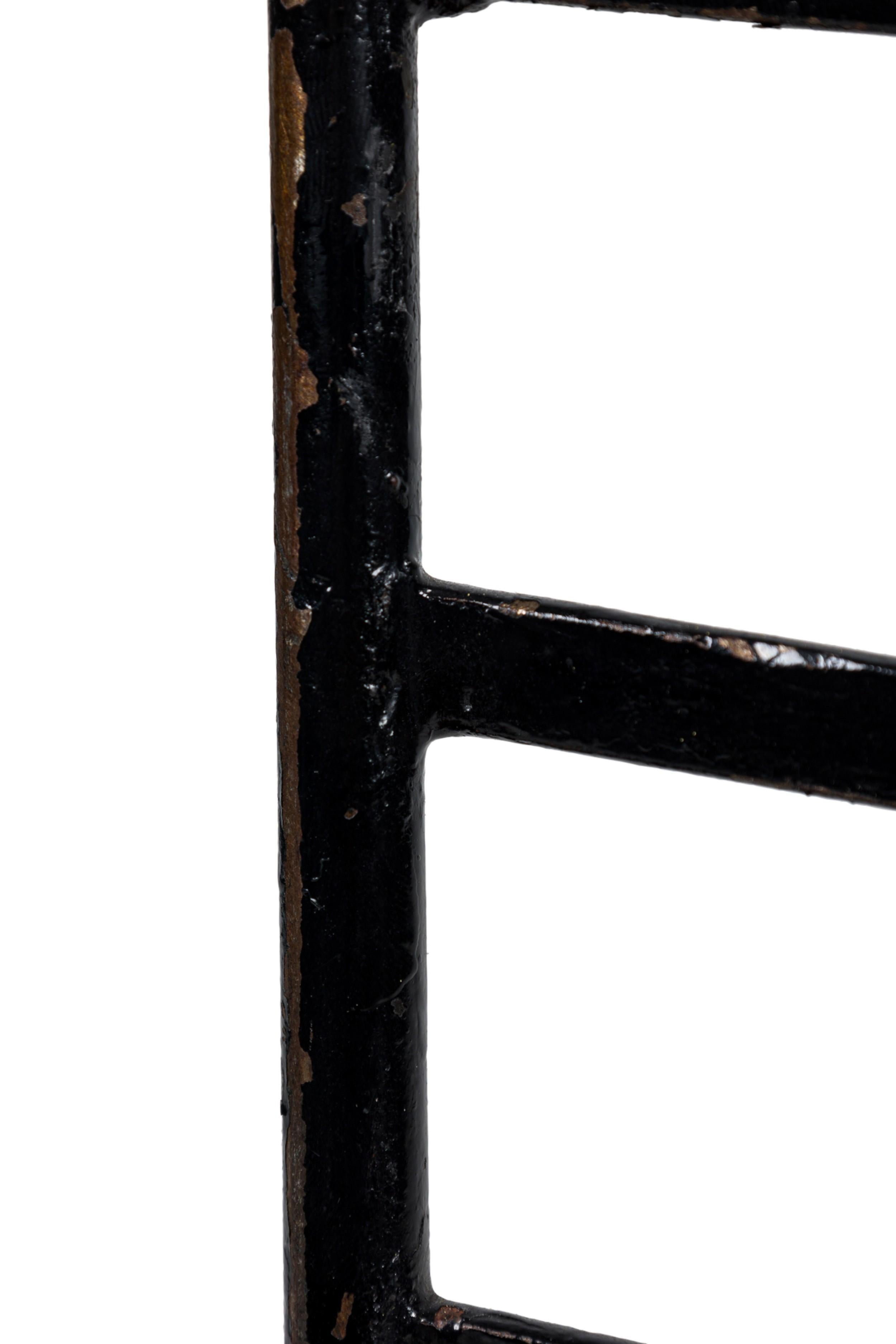 Set of 4 American Mid Century Atomic Age Style Cast Iron Chairs im Angebot 4