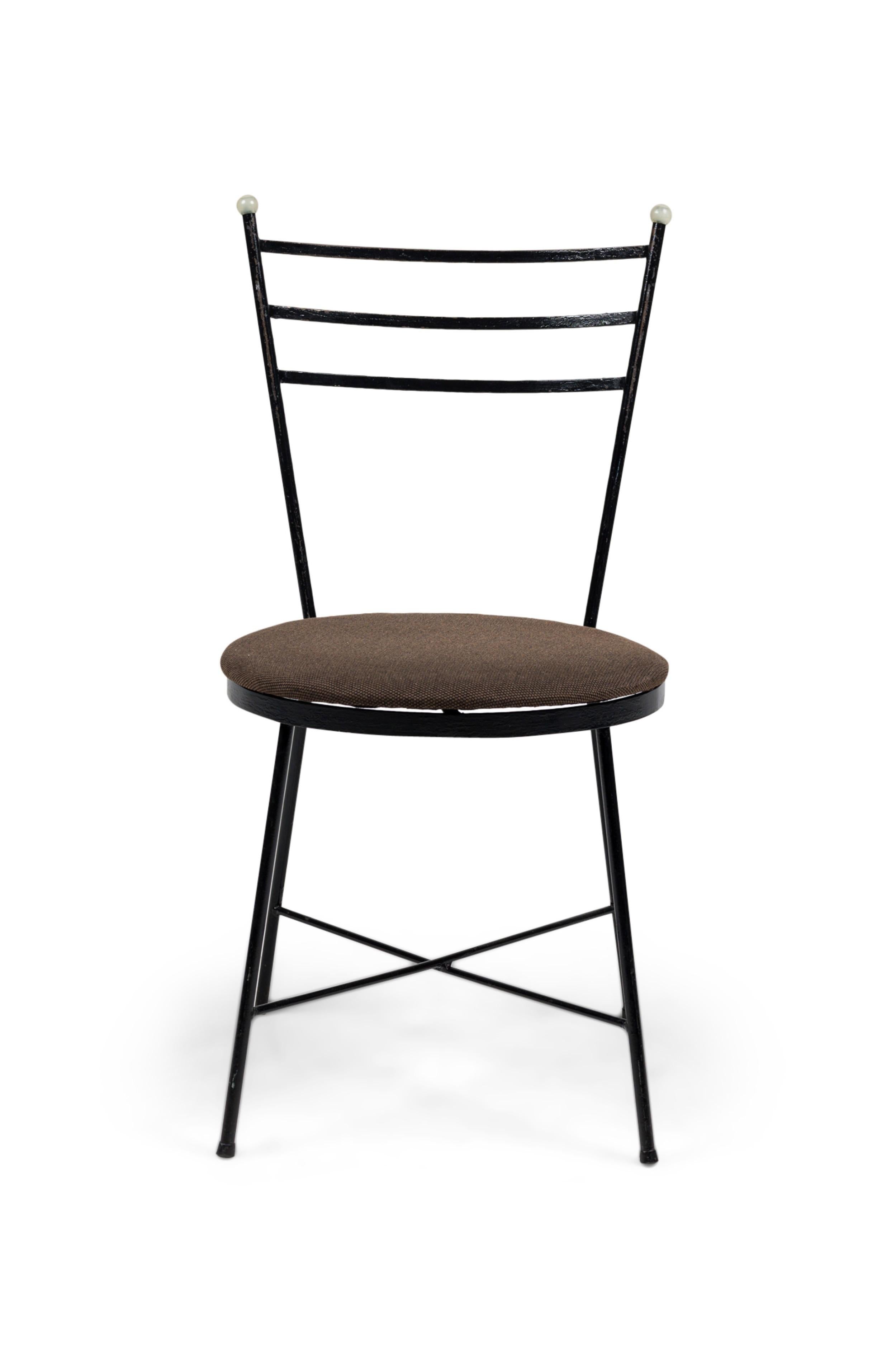 Set of 4 American Mid Century Atomic Age Style Cast Iron Chairs (amerikanisch) im Angebot