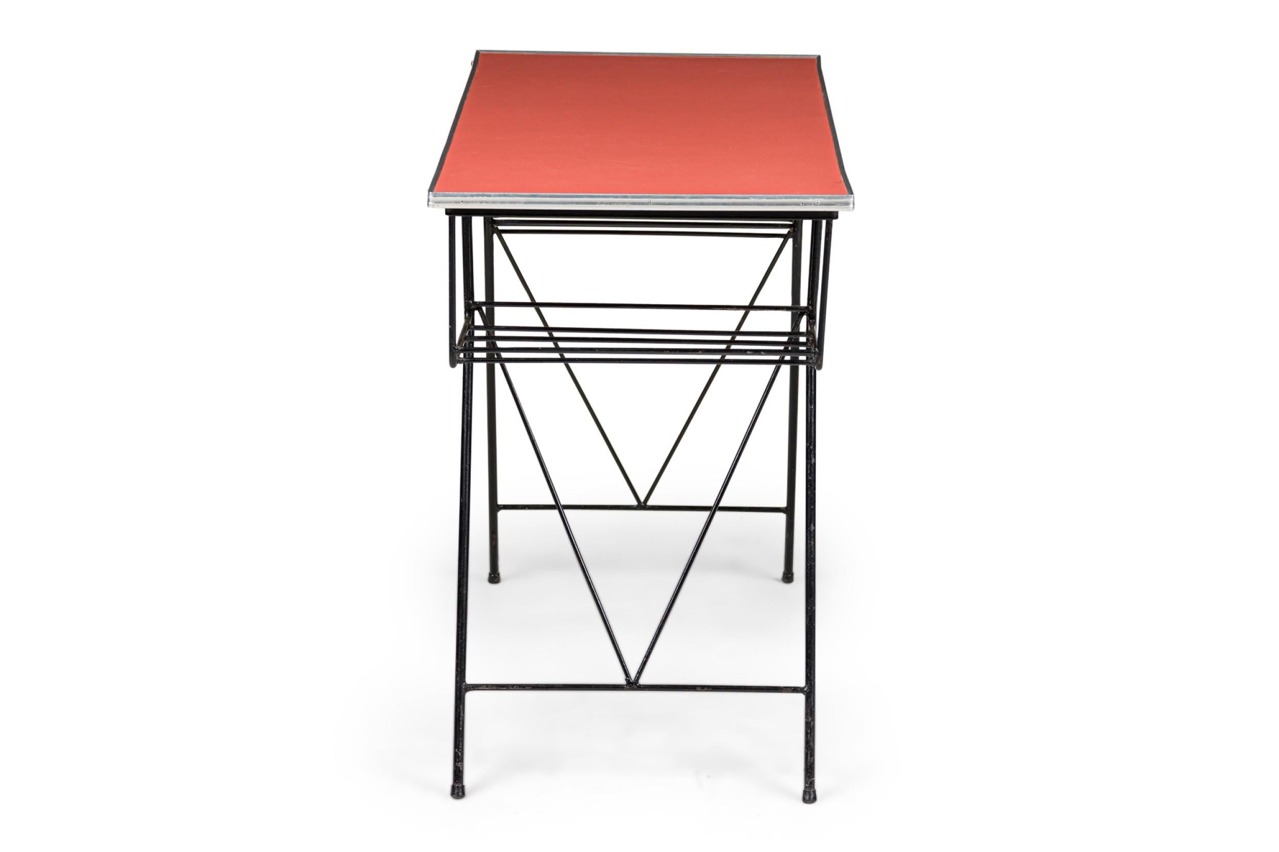 Calco Set di 4 scrivanie in ghisa e rosa della metà del secolo scorso (1950 circa) in vendita