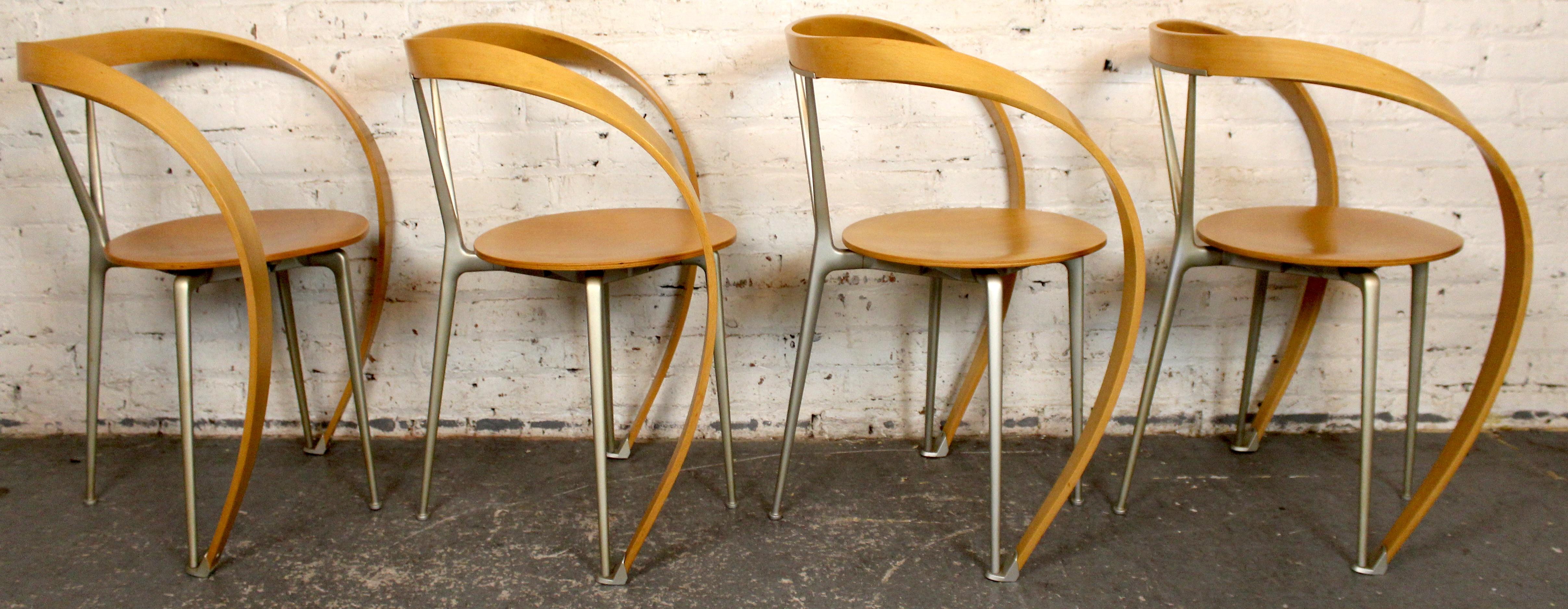 Postmoderne Ensemble de 4 chaises 