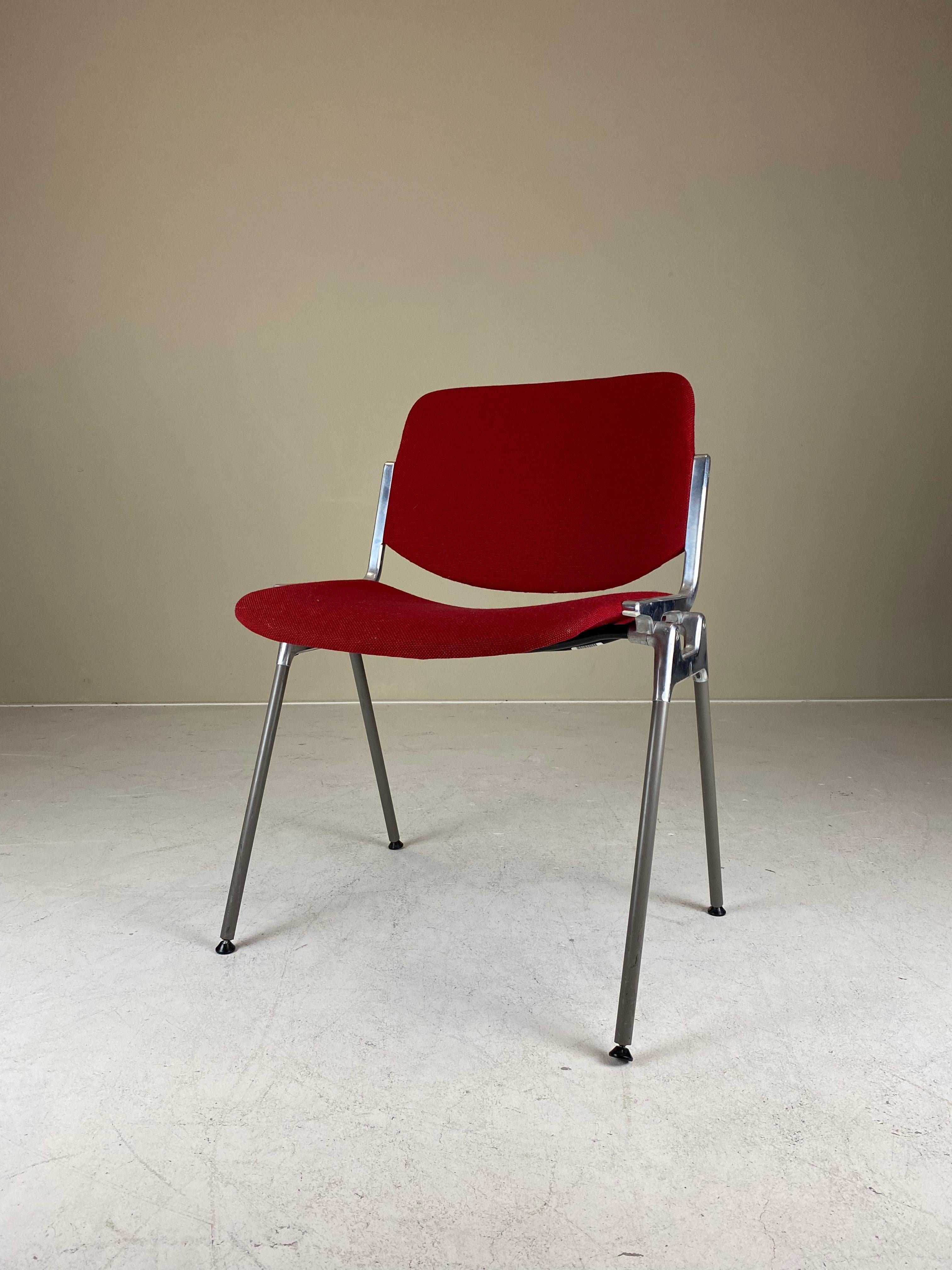 Ensemble de 4 chaises empilables Anonima Castelli DSC-106 de Giancarlo Piretti, années 1960 en vente 2