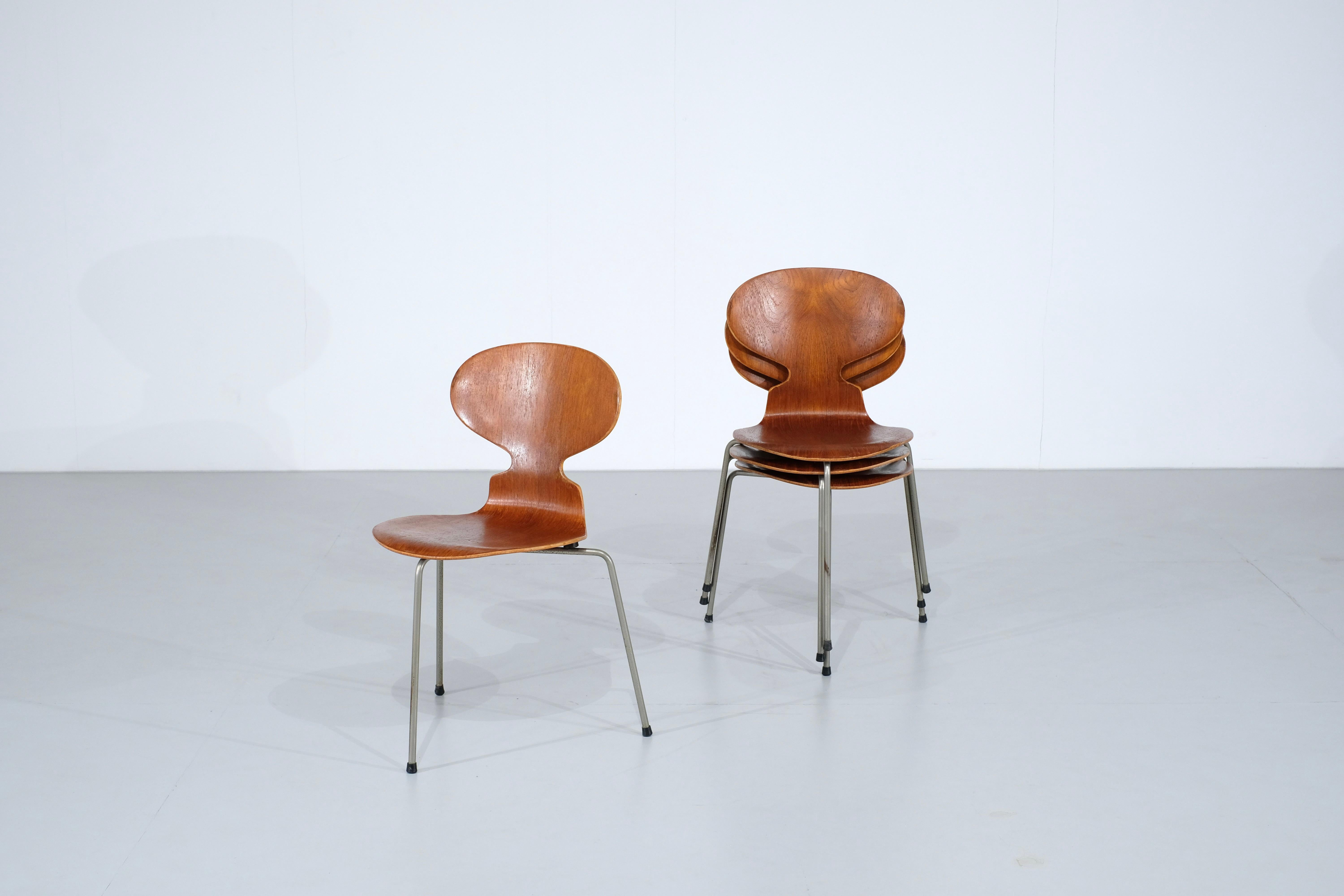set di 4 sedie Ant modello 3100 in teak di Arne Jacobsen o Fritz Hansen - anni '50 in vendita 6