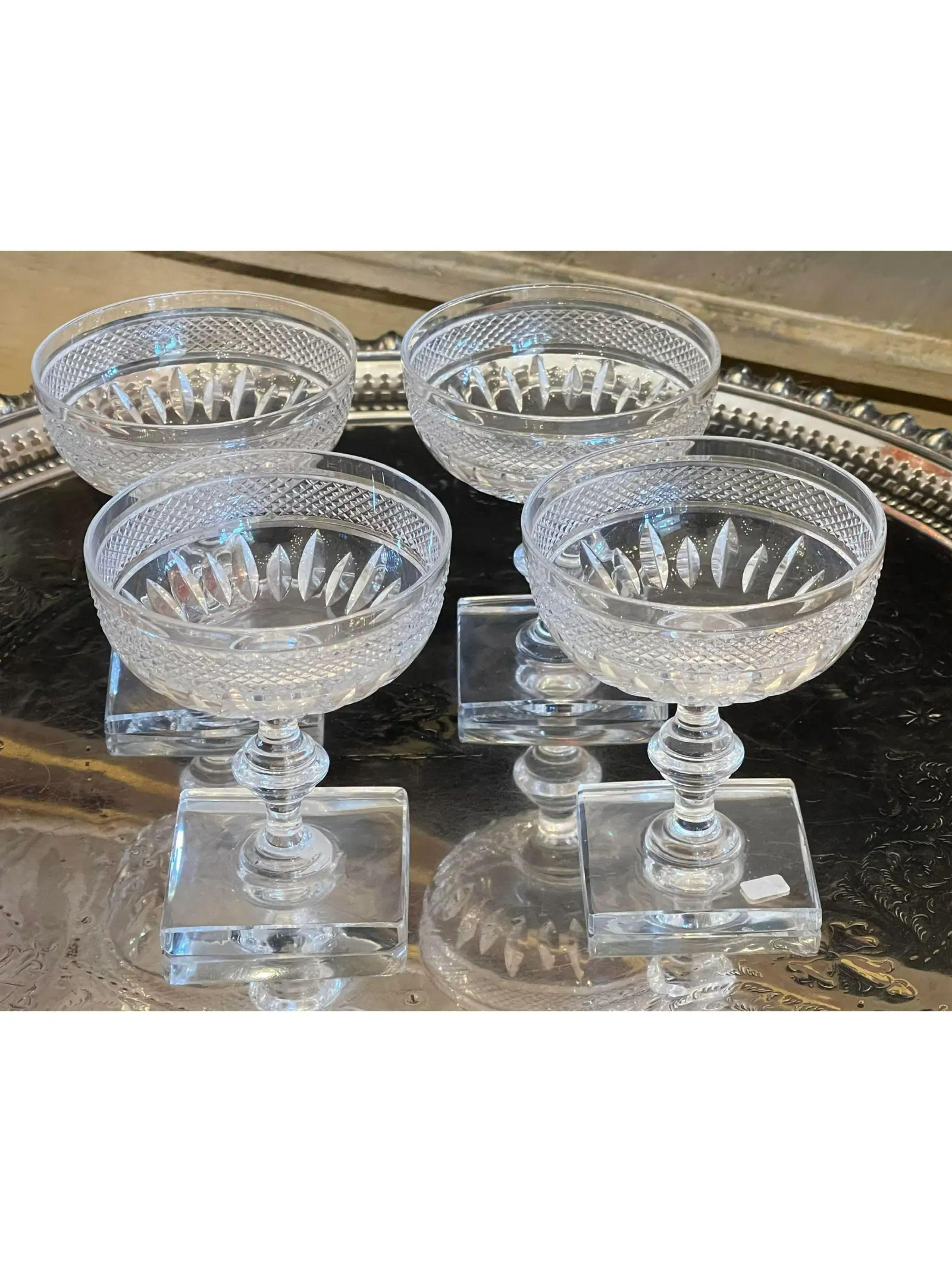 Antique Art Deco Hawkes Square Base Champagne Wine Stem Coupes - Set of 4

Additional information: 
Materials: Crystal
Color: Transparent
Period: Early 20th Century
Styles: Art Deco
Item Type: Vintage, Antique or Pre-owned
Dimensions: 3.75