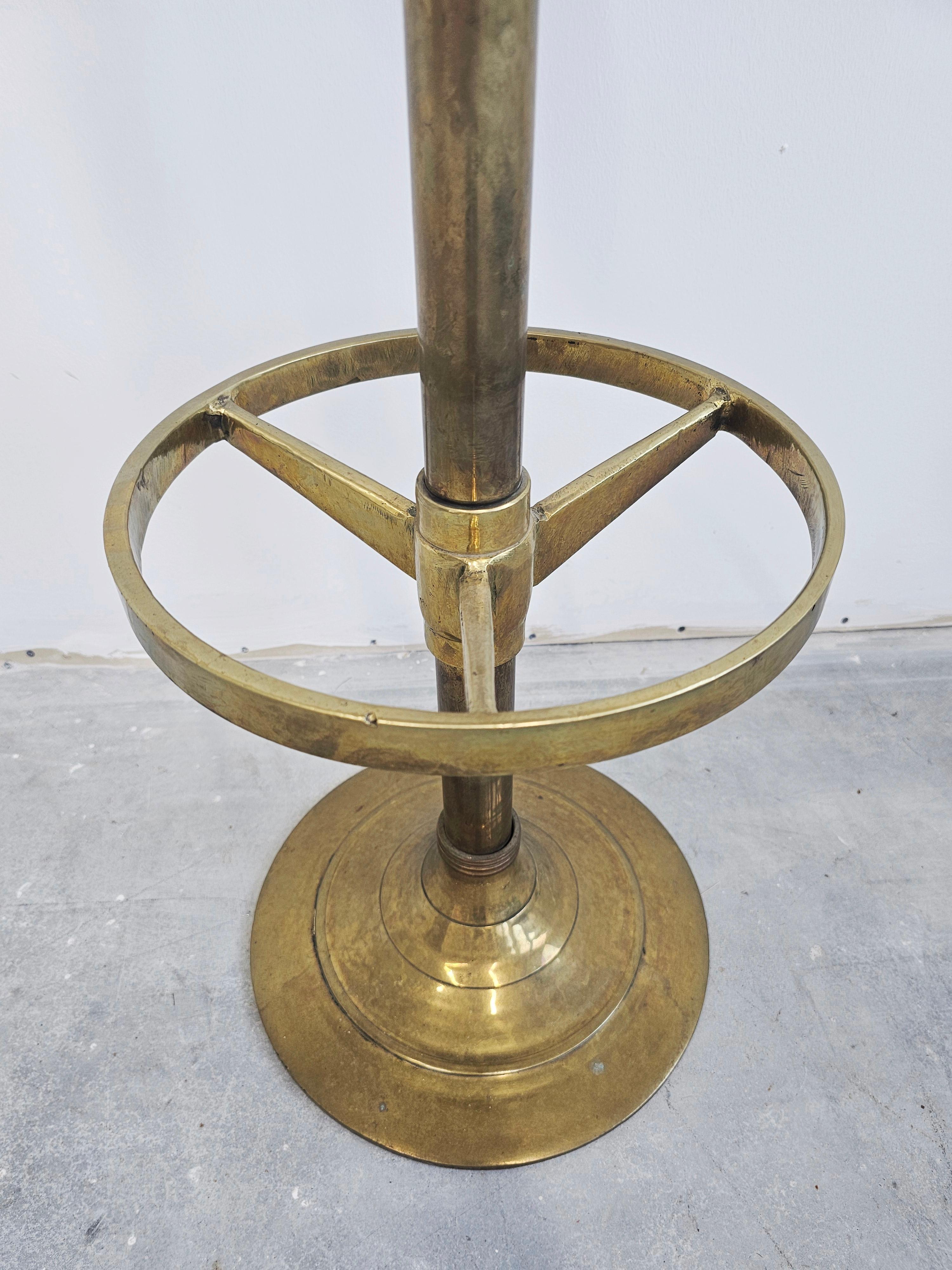 Ensemble de 4 tabourets de bar anciens en laiton massif épais, Autriche des années 1920 État moyen - En vente à Beograd, RS